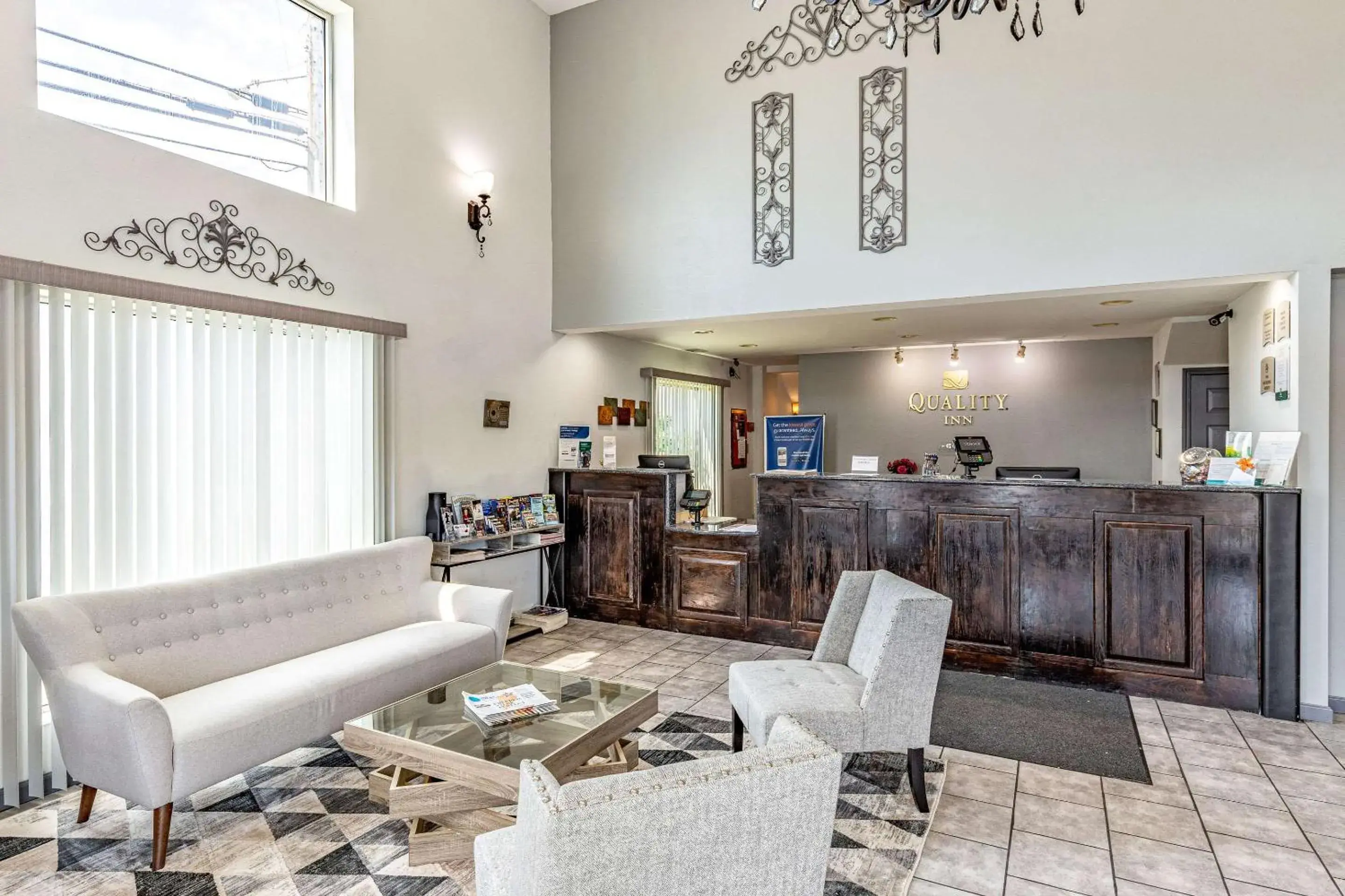 Lobby or reception in Quality Inn Branson - Hwy 76 Central Lobby or reception in Quality Inn Branson - Hwy 76 Central