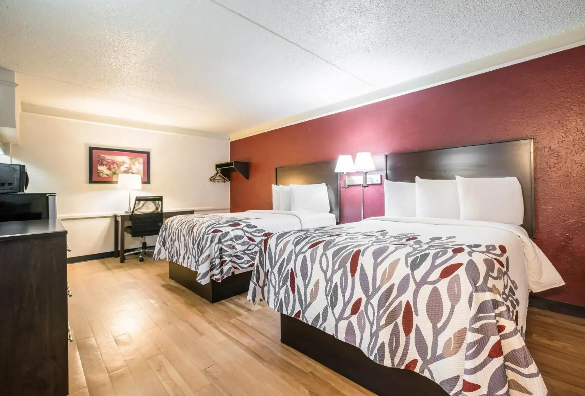 Deluxe Room with Two Double Beds with Kitchenette Non-Smoking in Red Roof Inn North Dallas - Park Central Deluxe Room with Two Double Beds with Kitchenette Non-Smoking in Red Roof Inn North Dallas - Park Central
