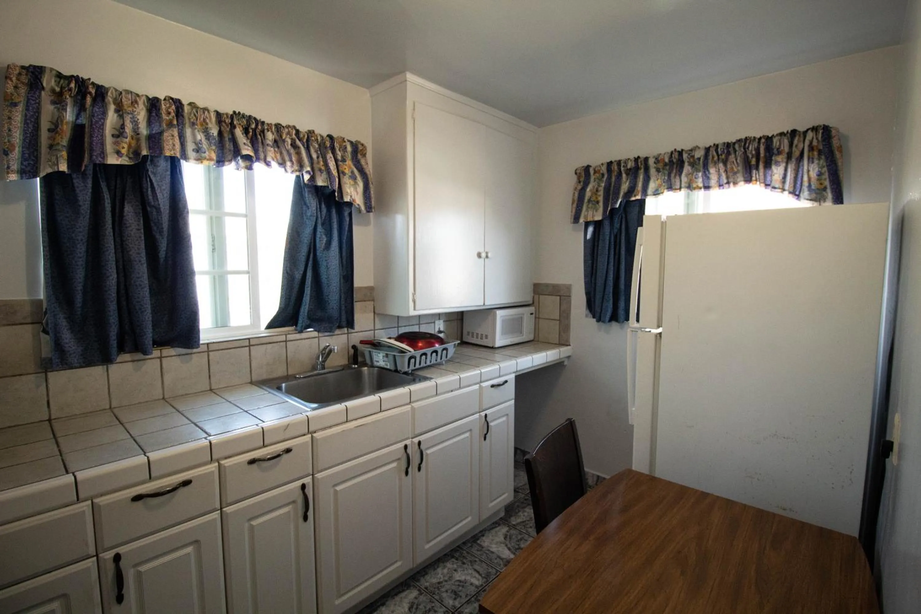 Kitchen or kitchenette in Viking Motel-Ventura