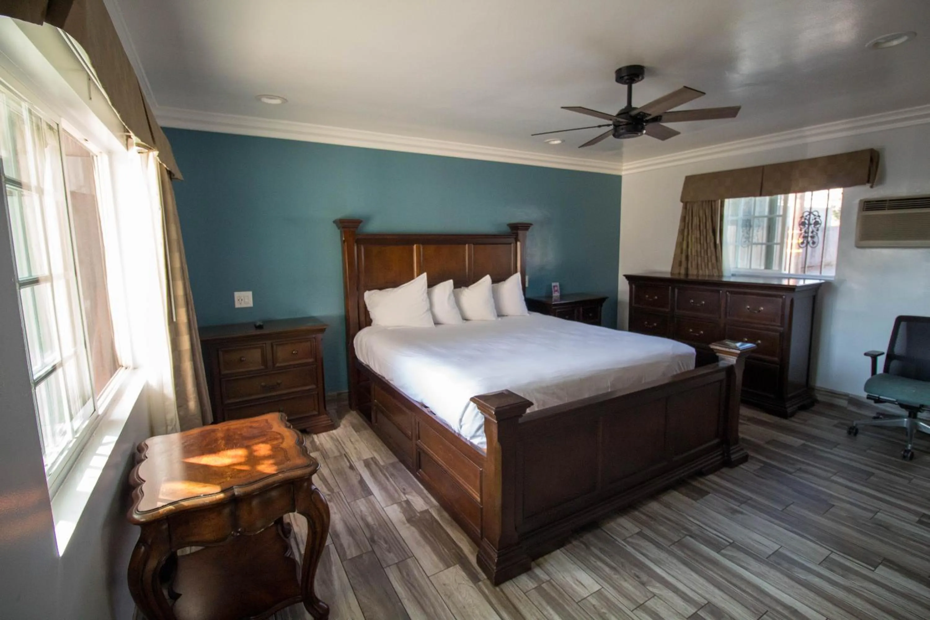 Suite with Spa Bath in Viking Motel-Ventura