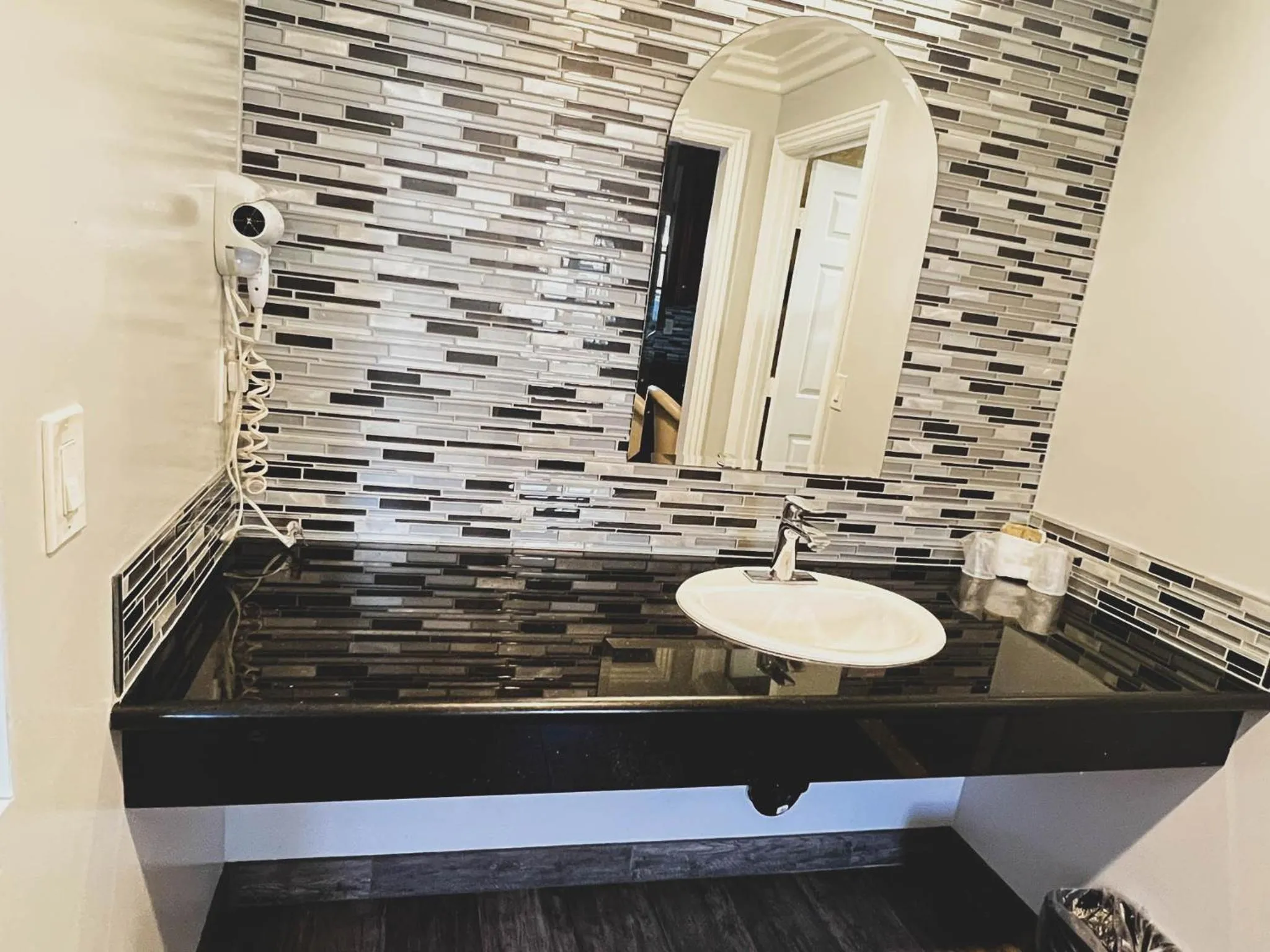 Bathroom in Viking Motel-Ventura