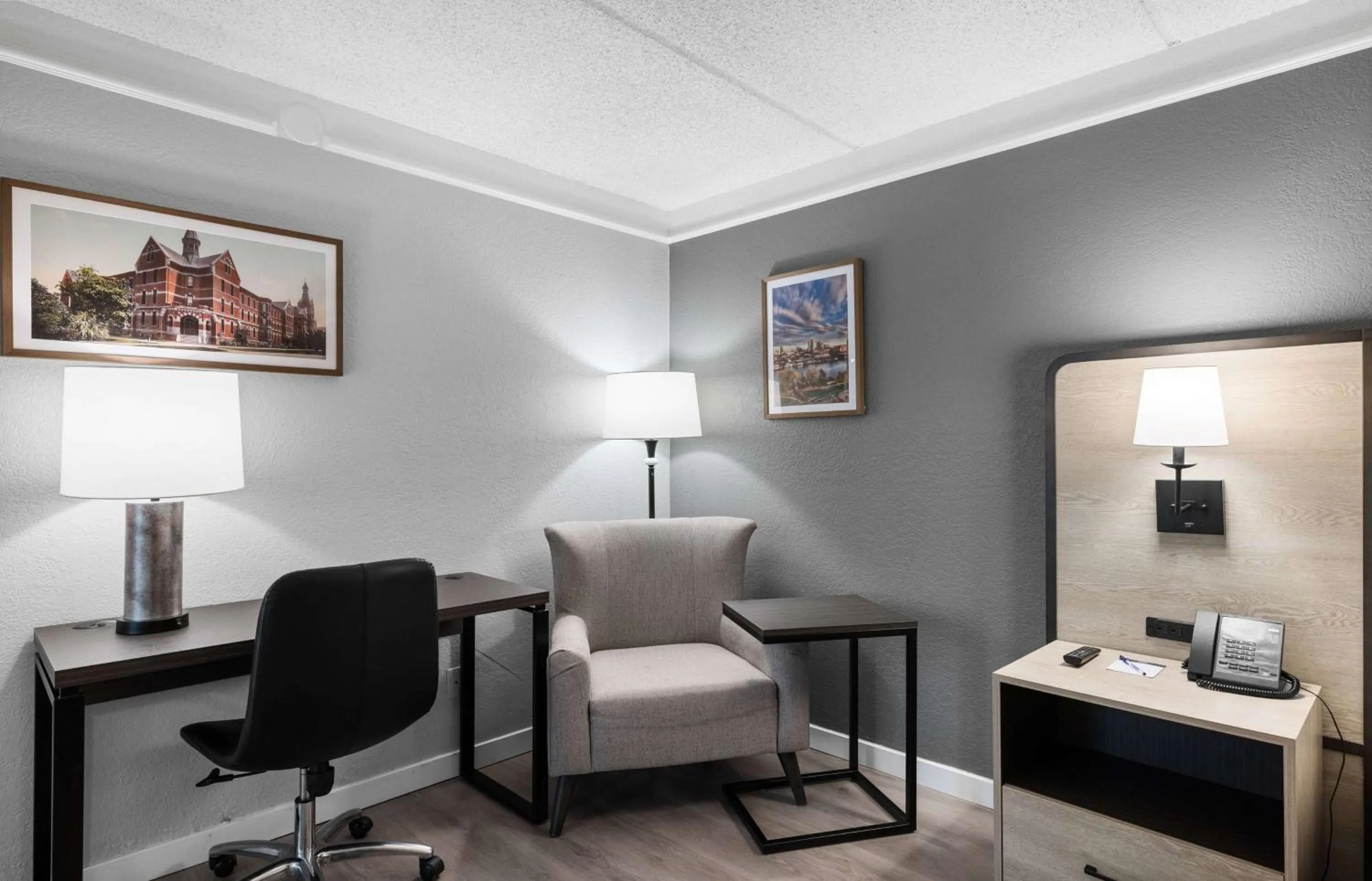 Photo of the whole room in La Quinta Inn by Wyndham Stockton