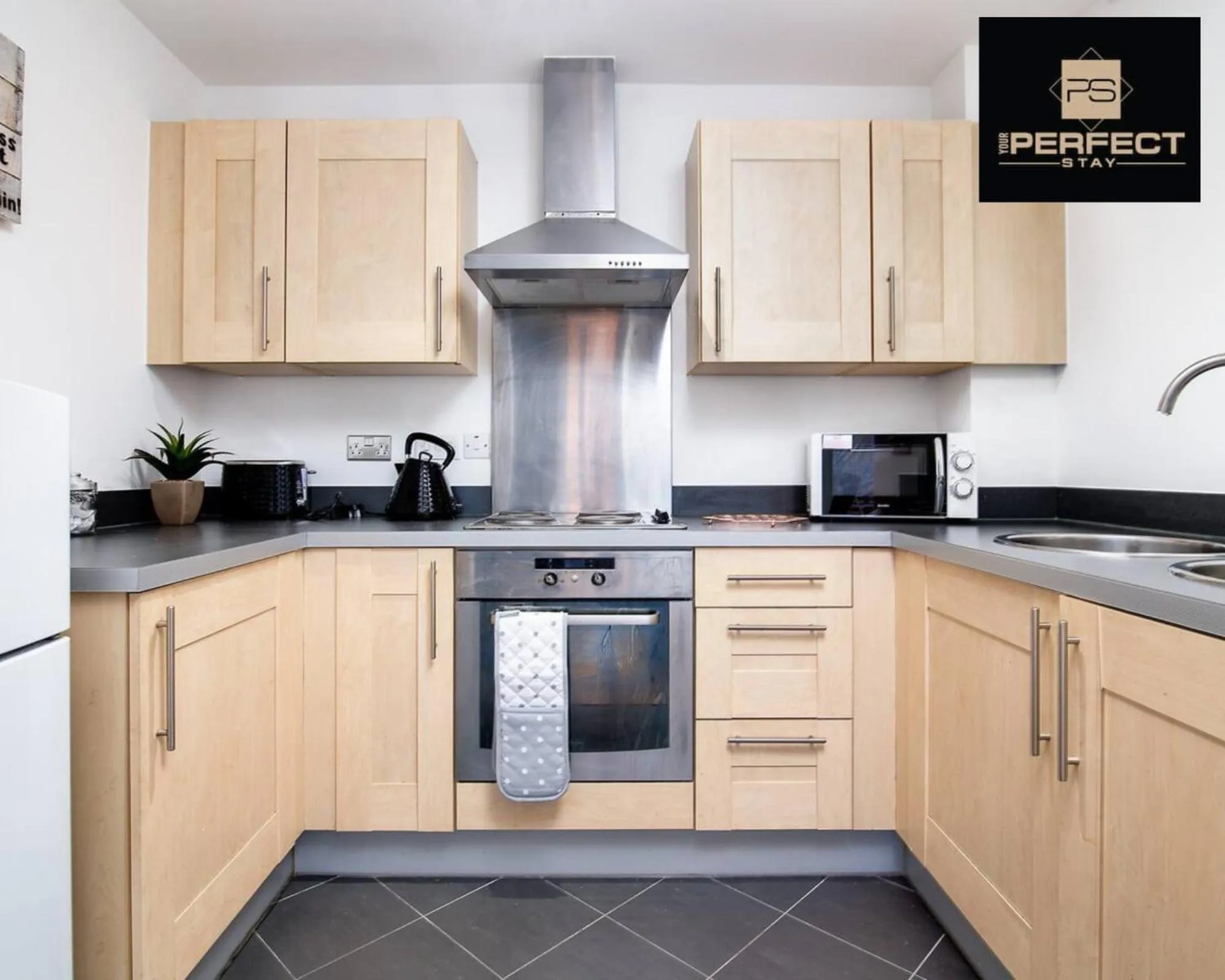 Coffee/tea facilities in Elite residence Skyline By Your Perfect Stay Short Lets Birmingham