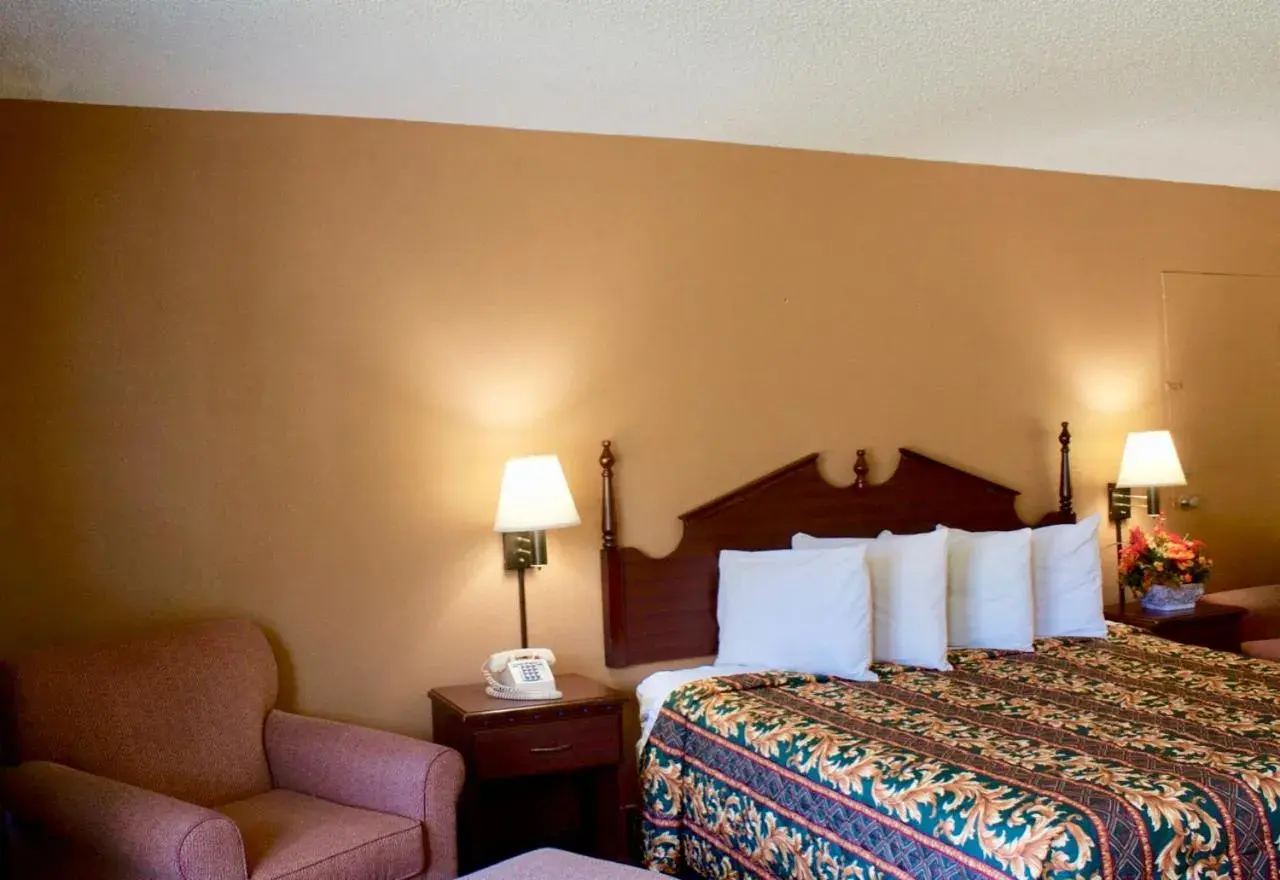 Photo of the whole room in Relax Inn - Monroe Photo of the whole room in Relax Inn - Monroe