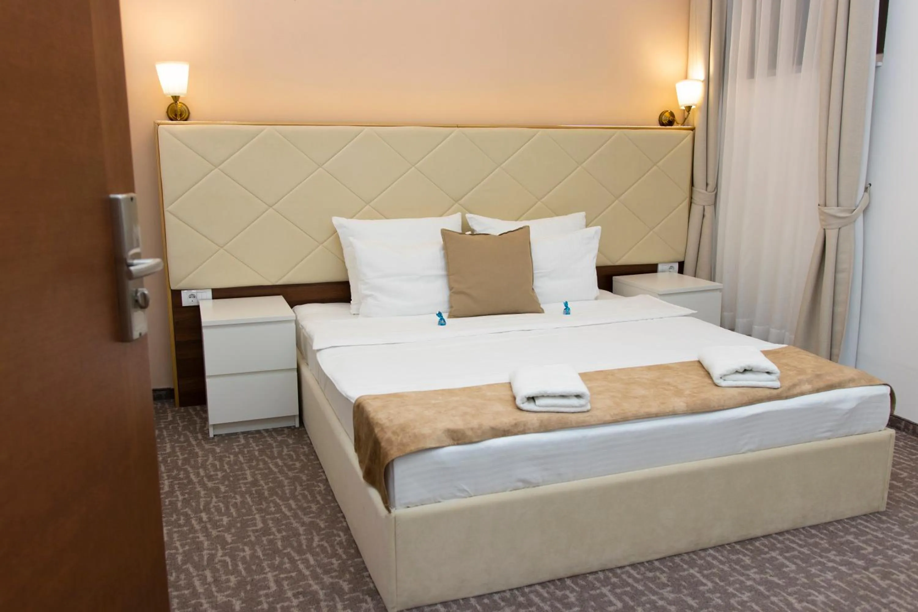 Bed in Luxury Rooms Skadarlija