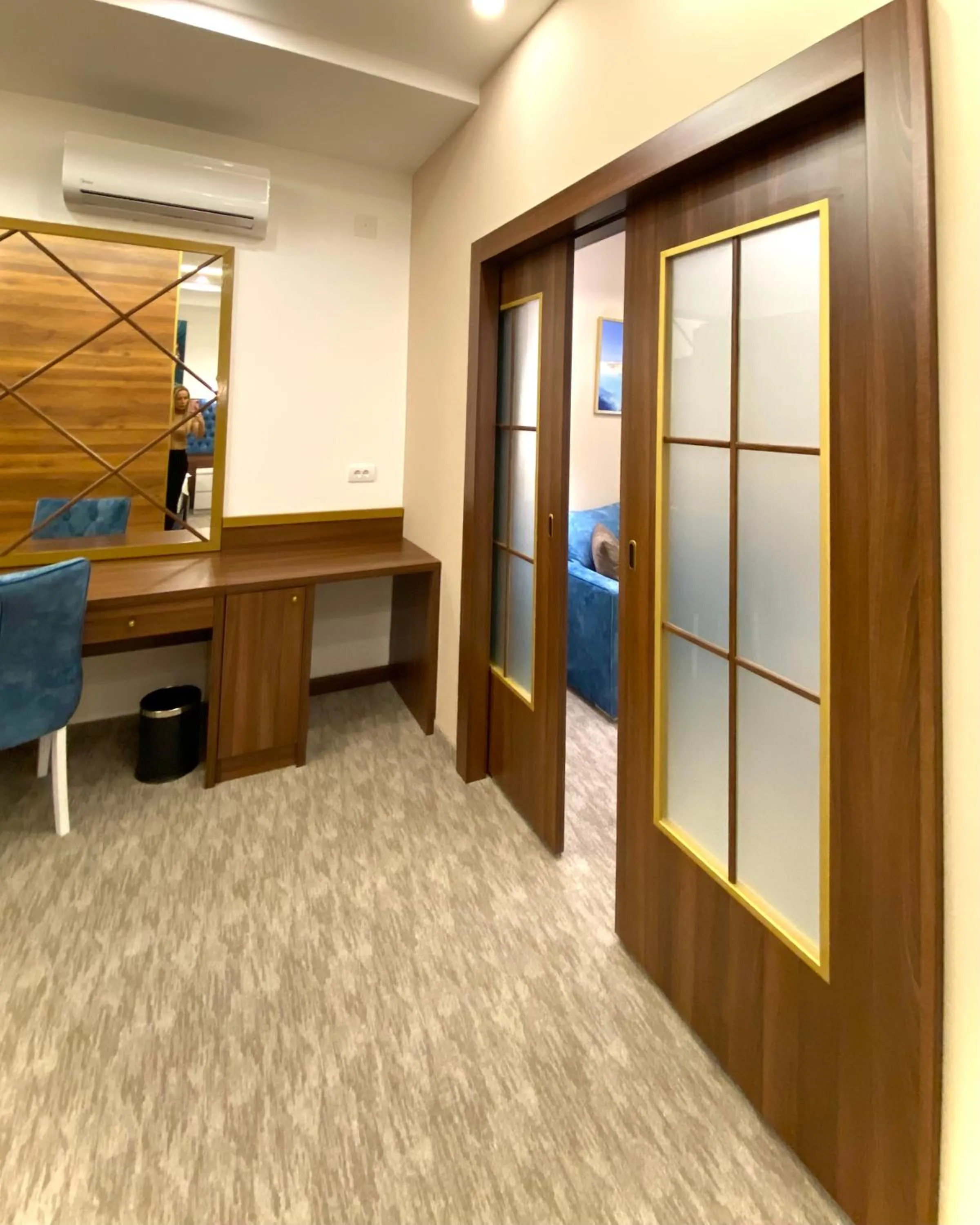 hair dresser in Luxury Rooms Skadarlija