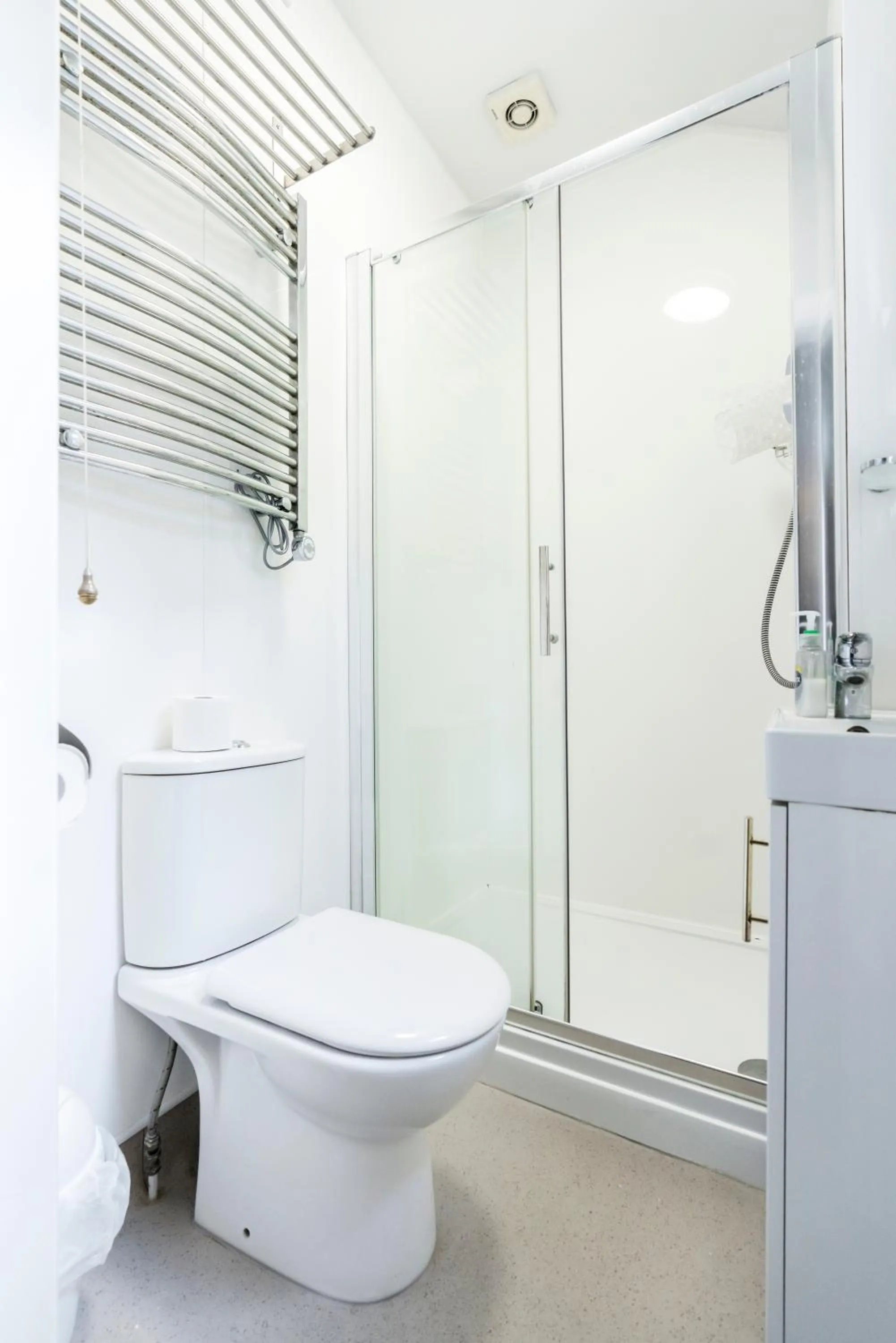 1 Riverside Apartments