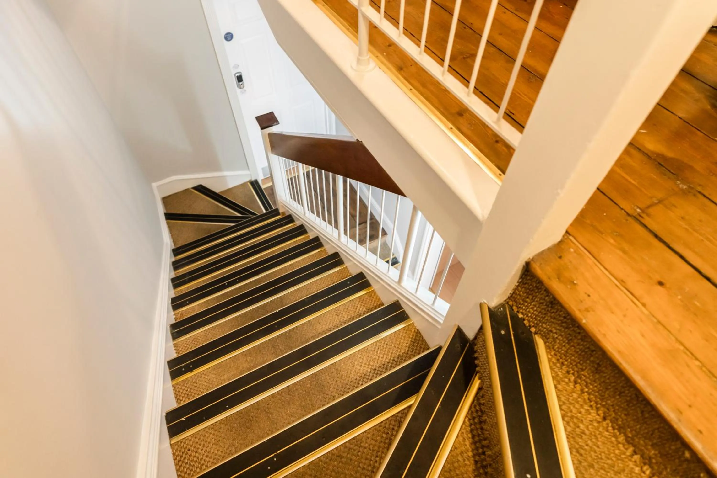 1 Riverside Apartments