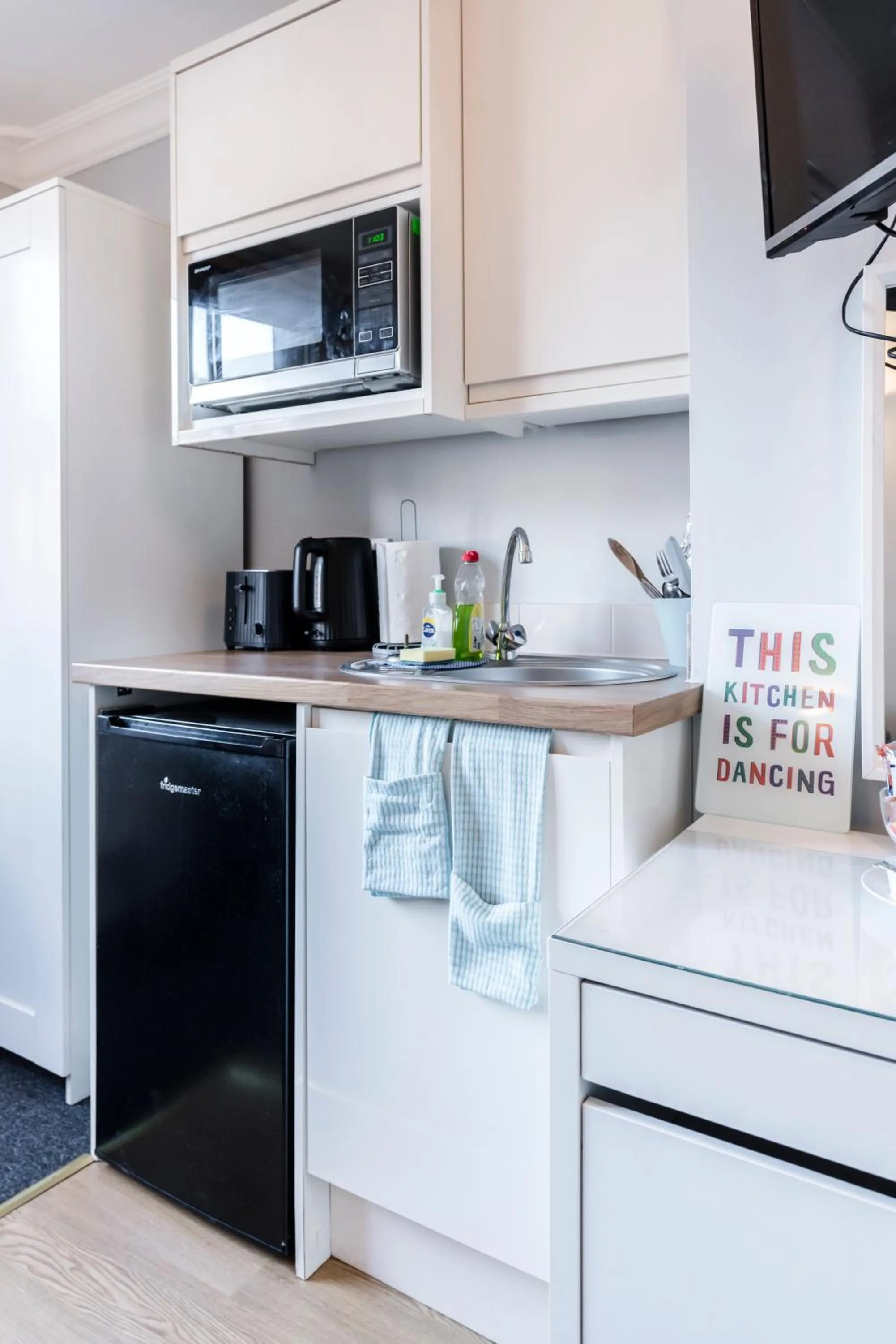 1 Riverside Apartments