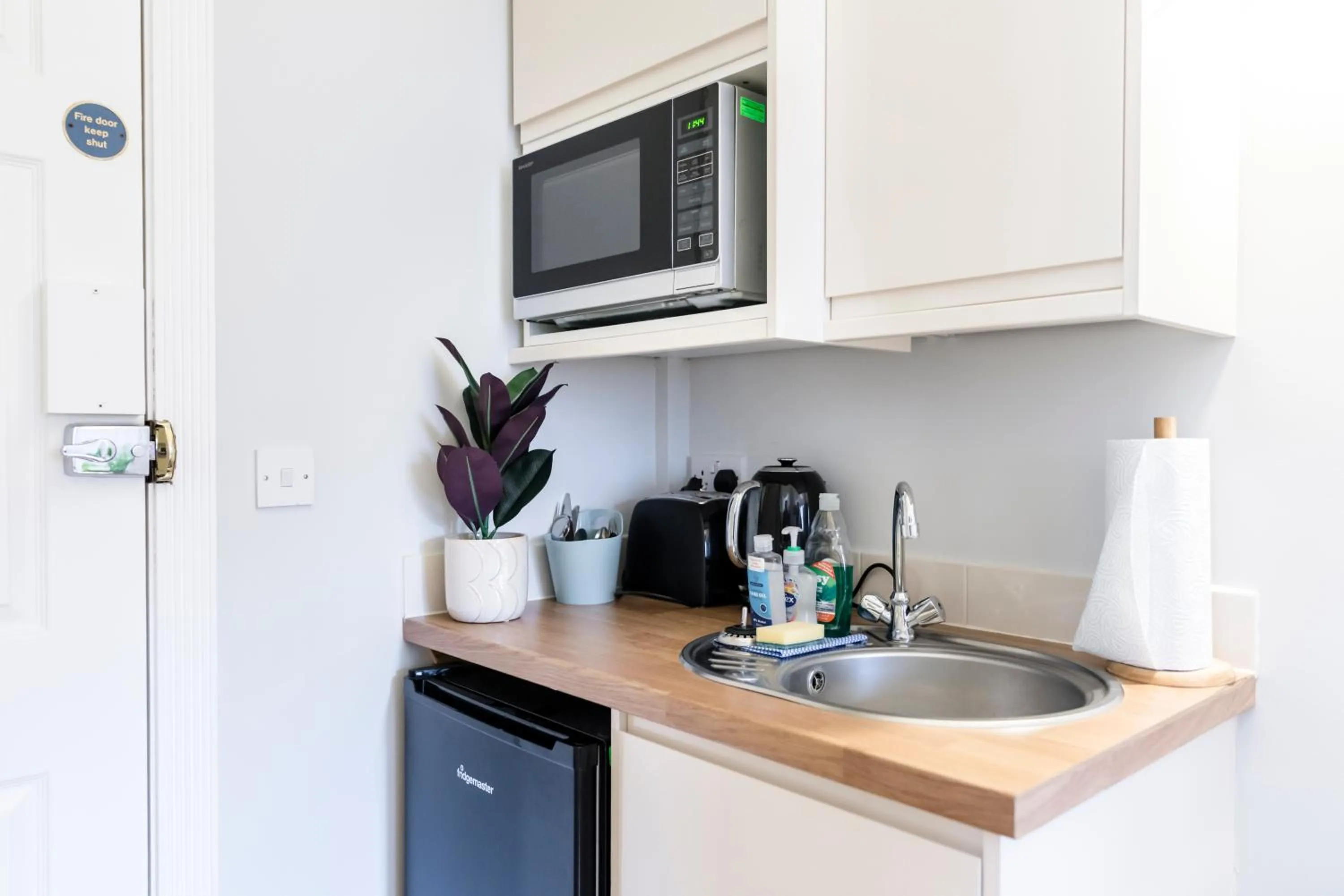 1 Riverside Apartments