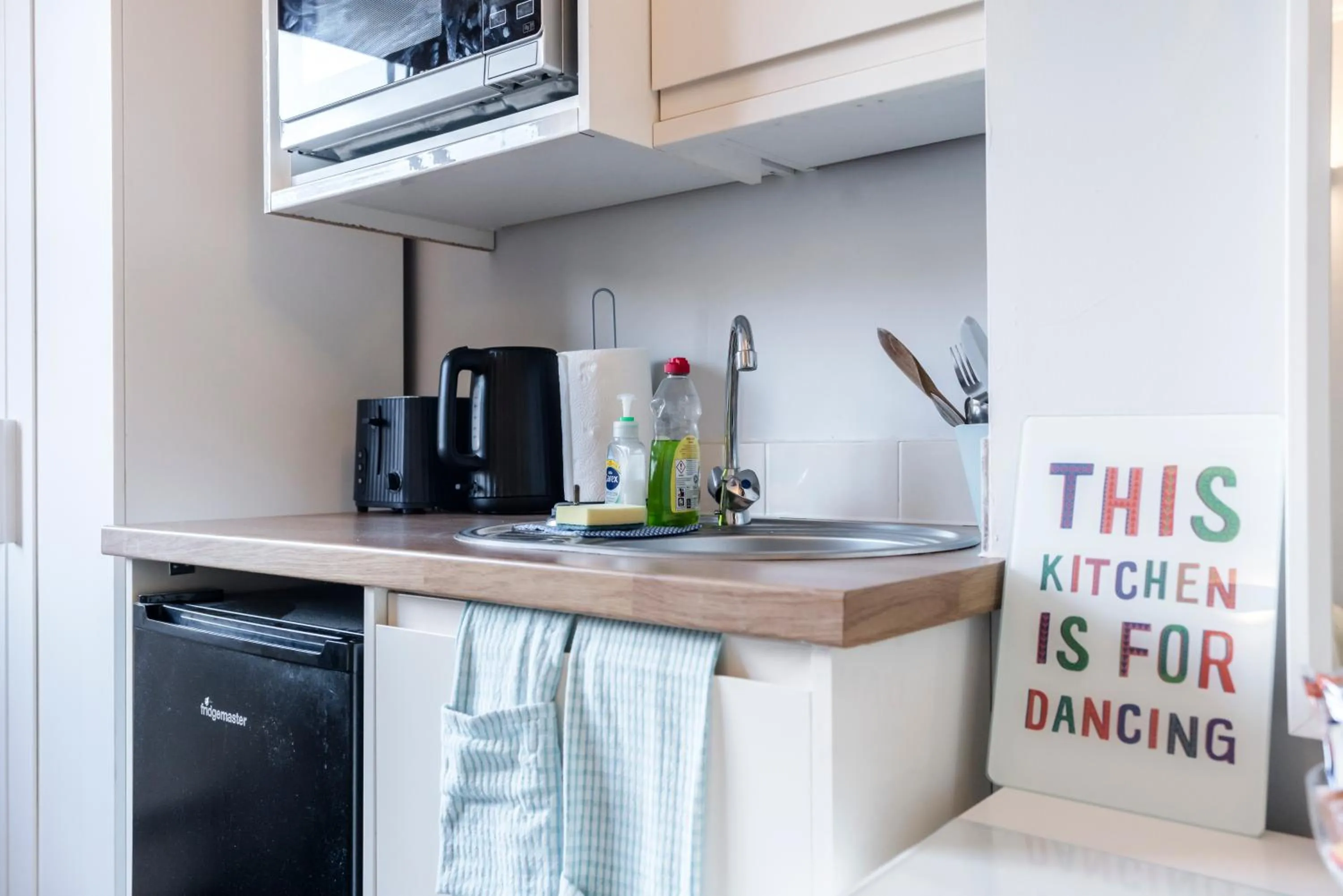 1 Riverside Apartments