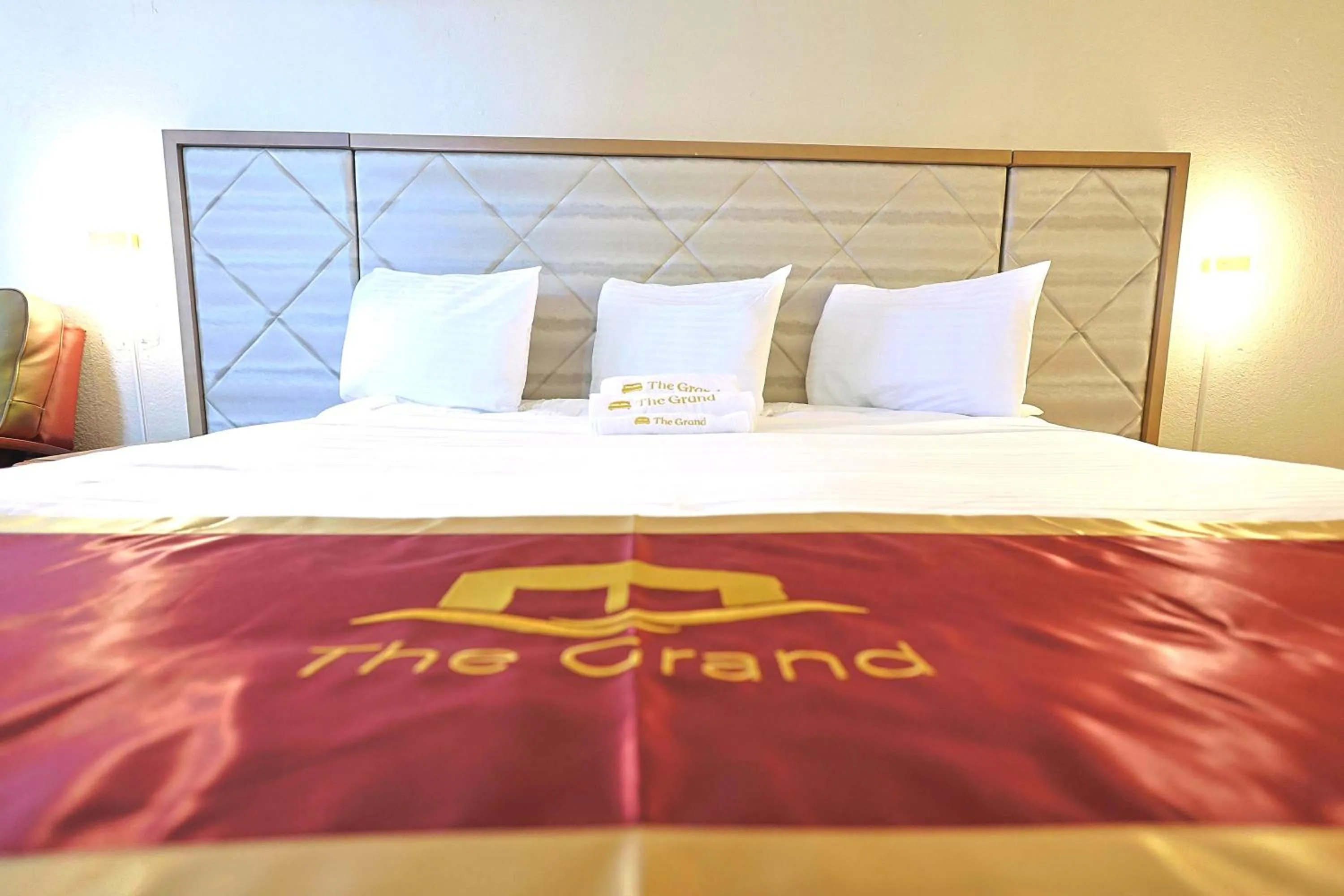 Bedroom, Bed in The Grand by Capital O Texarkana I-30