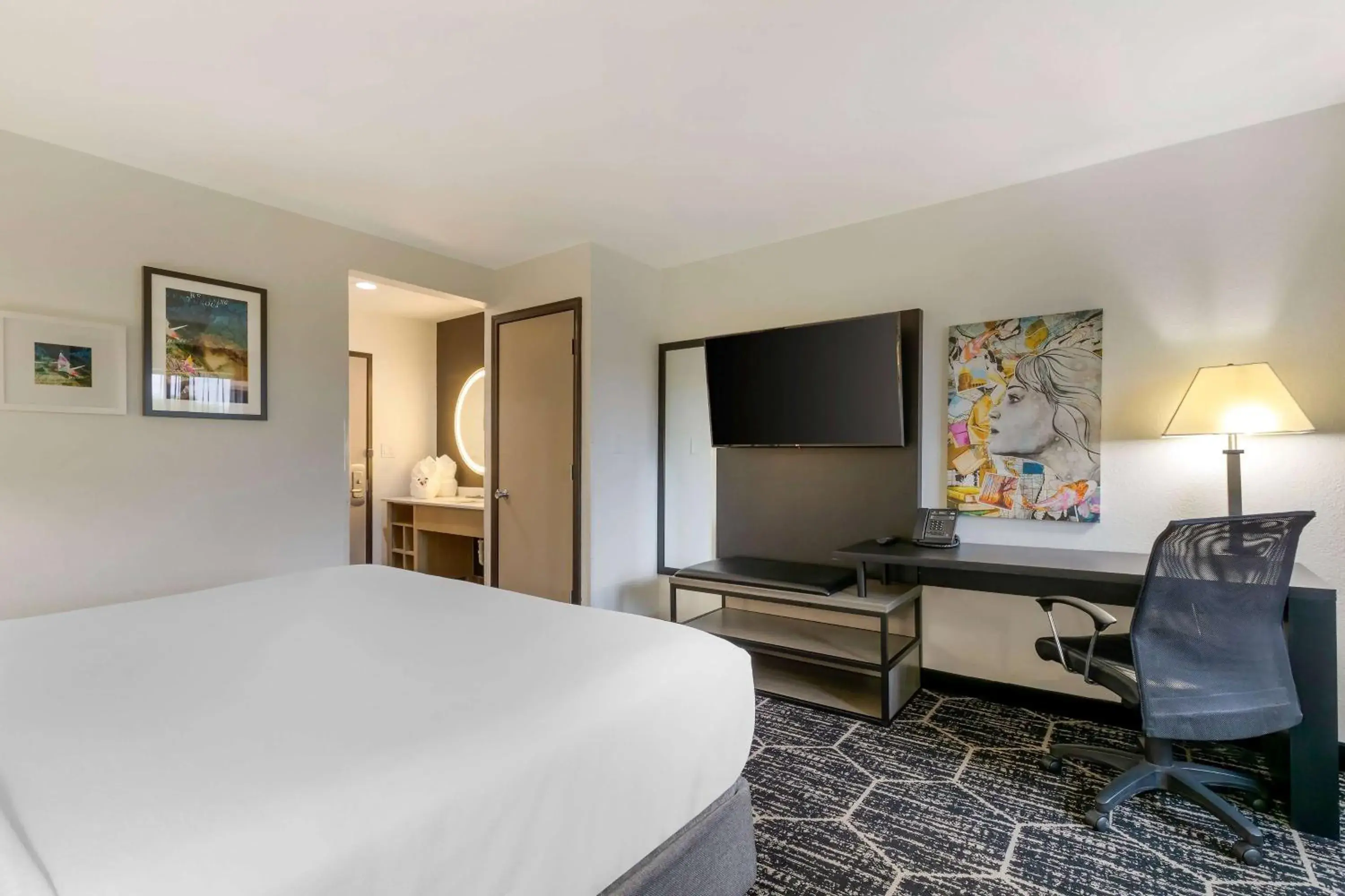 Photo of the whole room, Bed in La Quinta by Wyndham Des Moines West Clive Photo of the whole room, Bed in La Quinta by Wyndham Des Moines West Clive