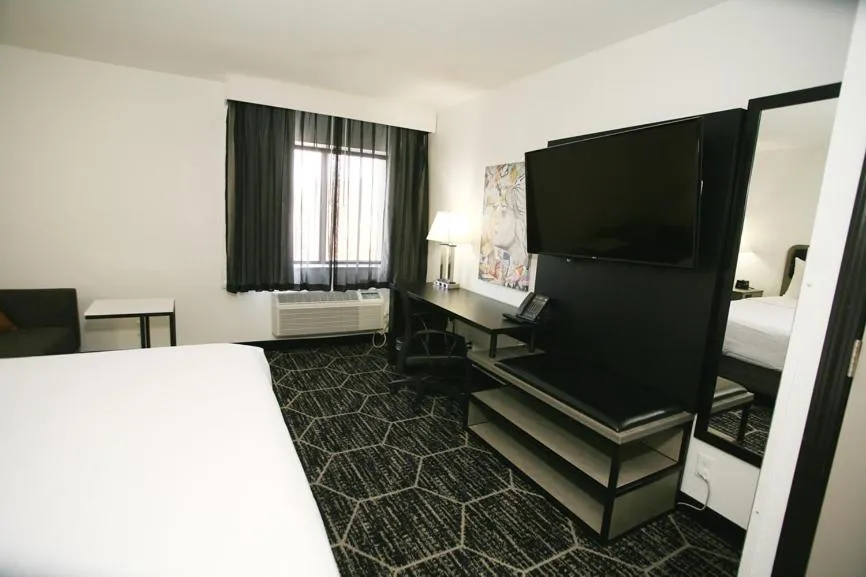 Bed in La Quinta by Wyndham Des Moines West Clive