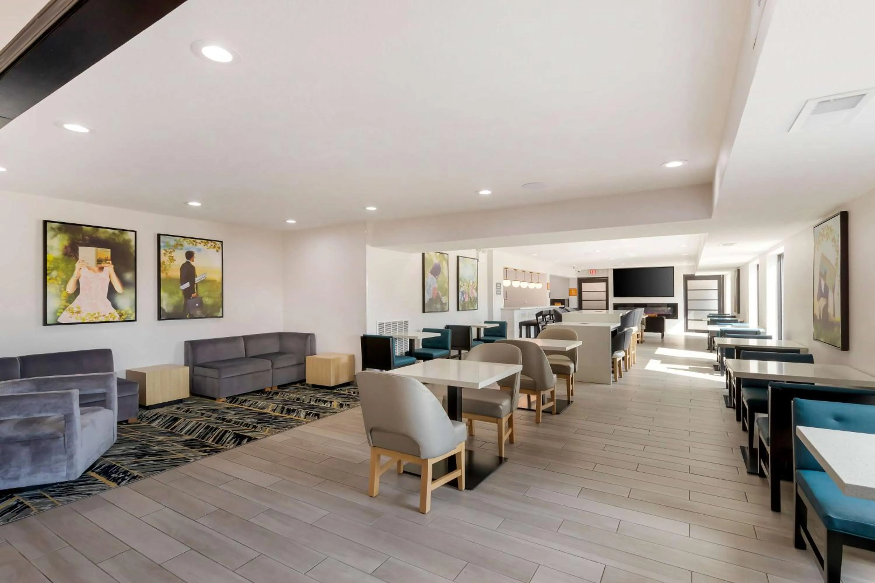 Restaurant/places to eat in La Quinta by Wyndham Des Moines West Clive