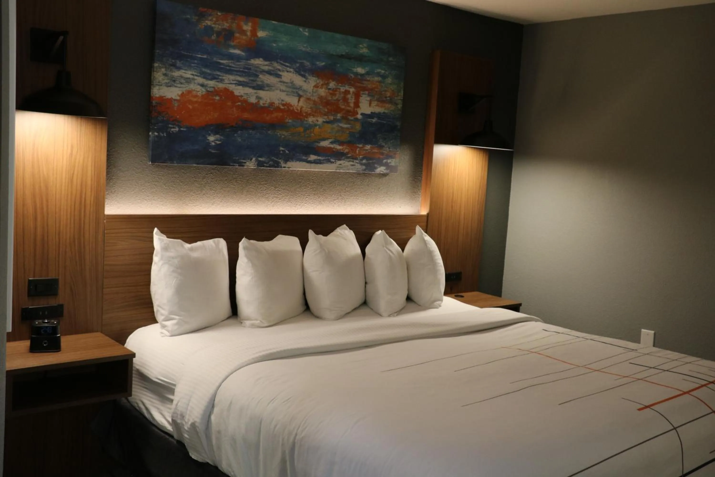 Bed in La Quinta by Wyndham Chicago Gurnee