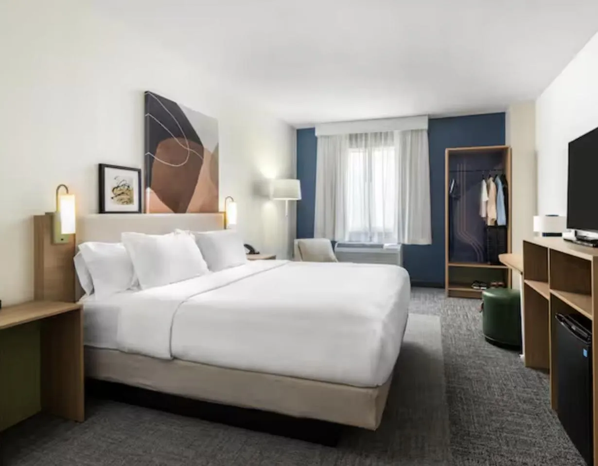 Bed in Spark by Hilton Matteson Chicago I 57