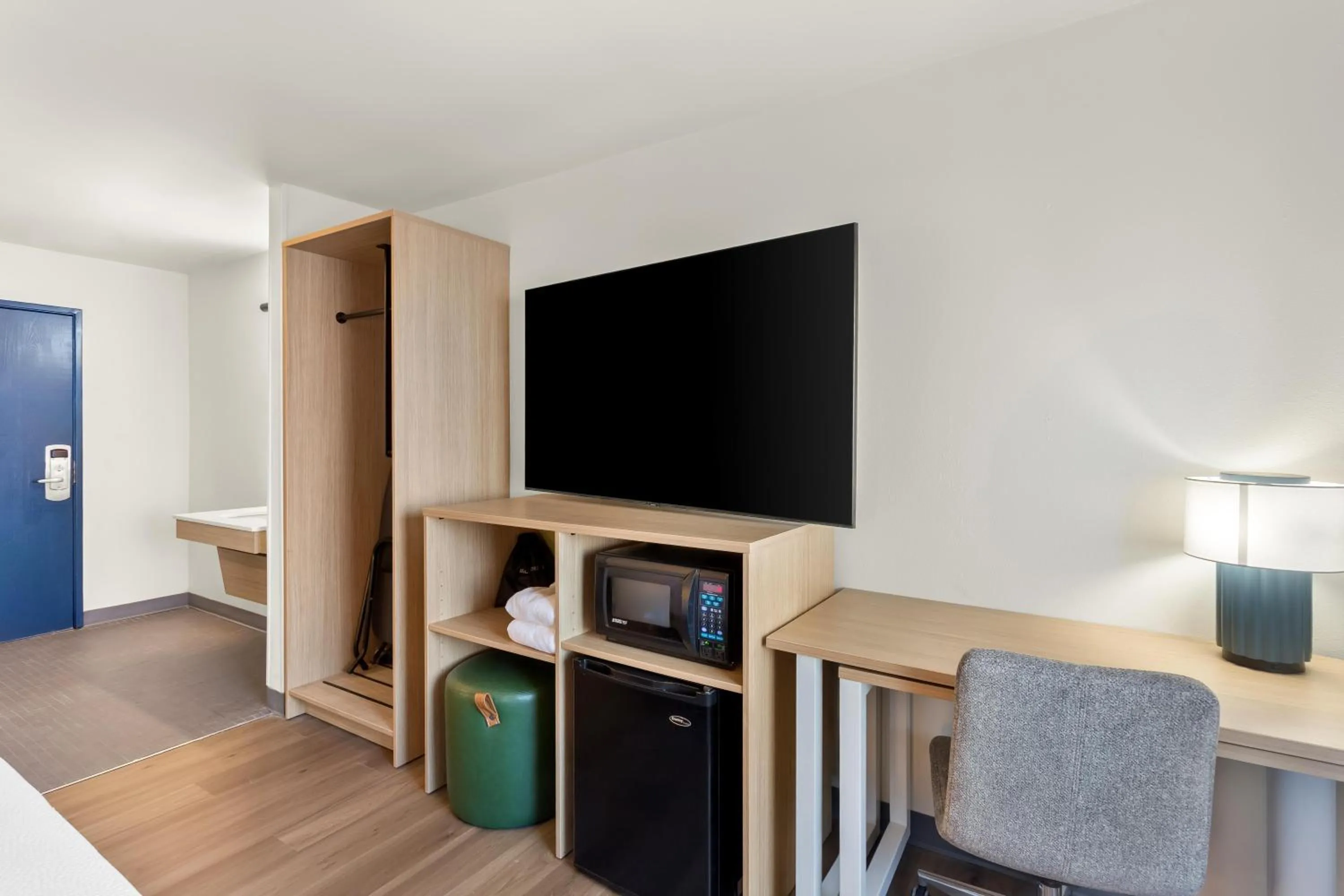 Bedroom in Spark by Hilton Matteson Chicago I 57