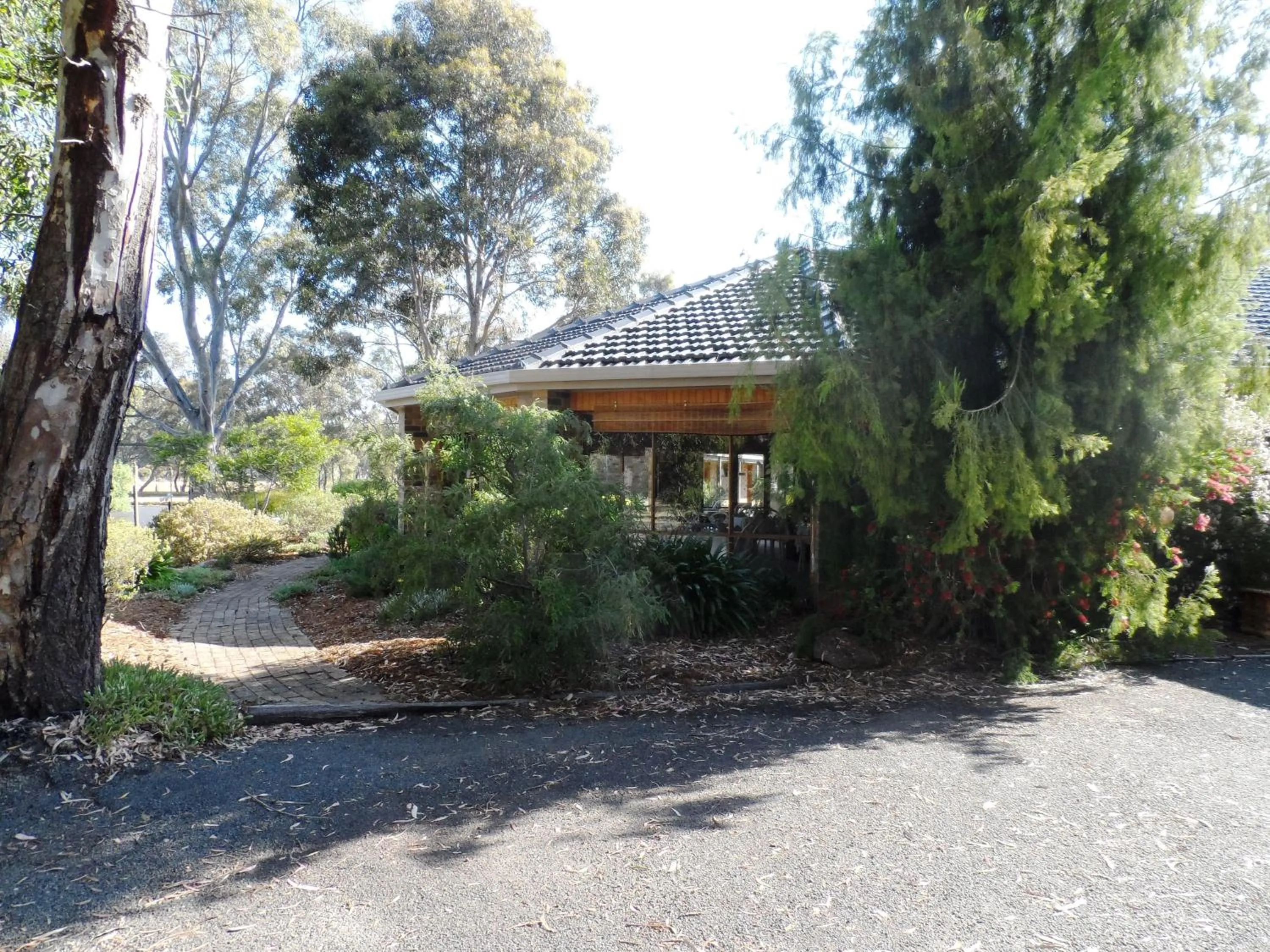 Property building in Magdala Motor Lodge & Lakeside Restaurant