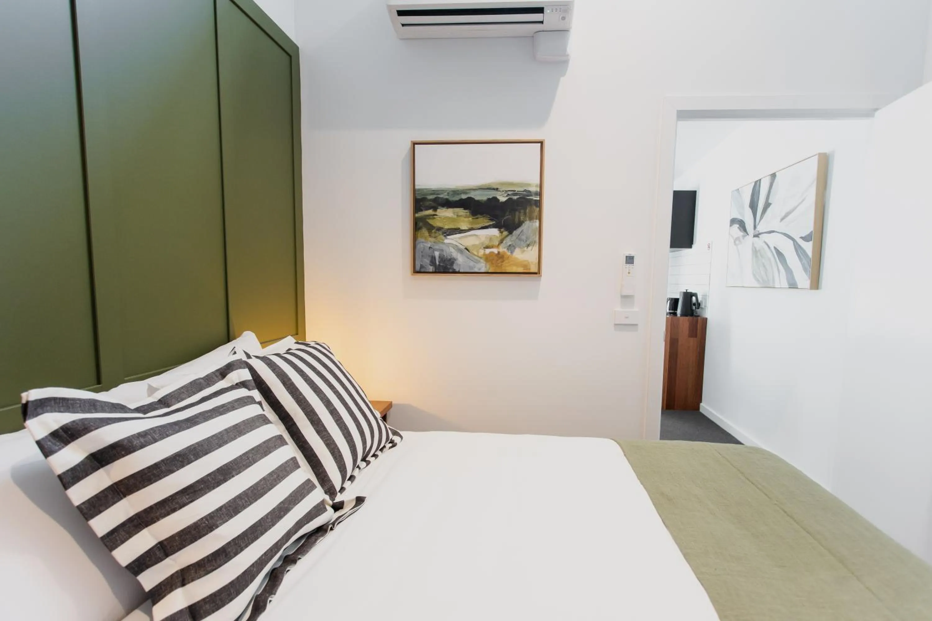 Bedroom, Bed in Yarra Valley Grand