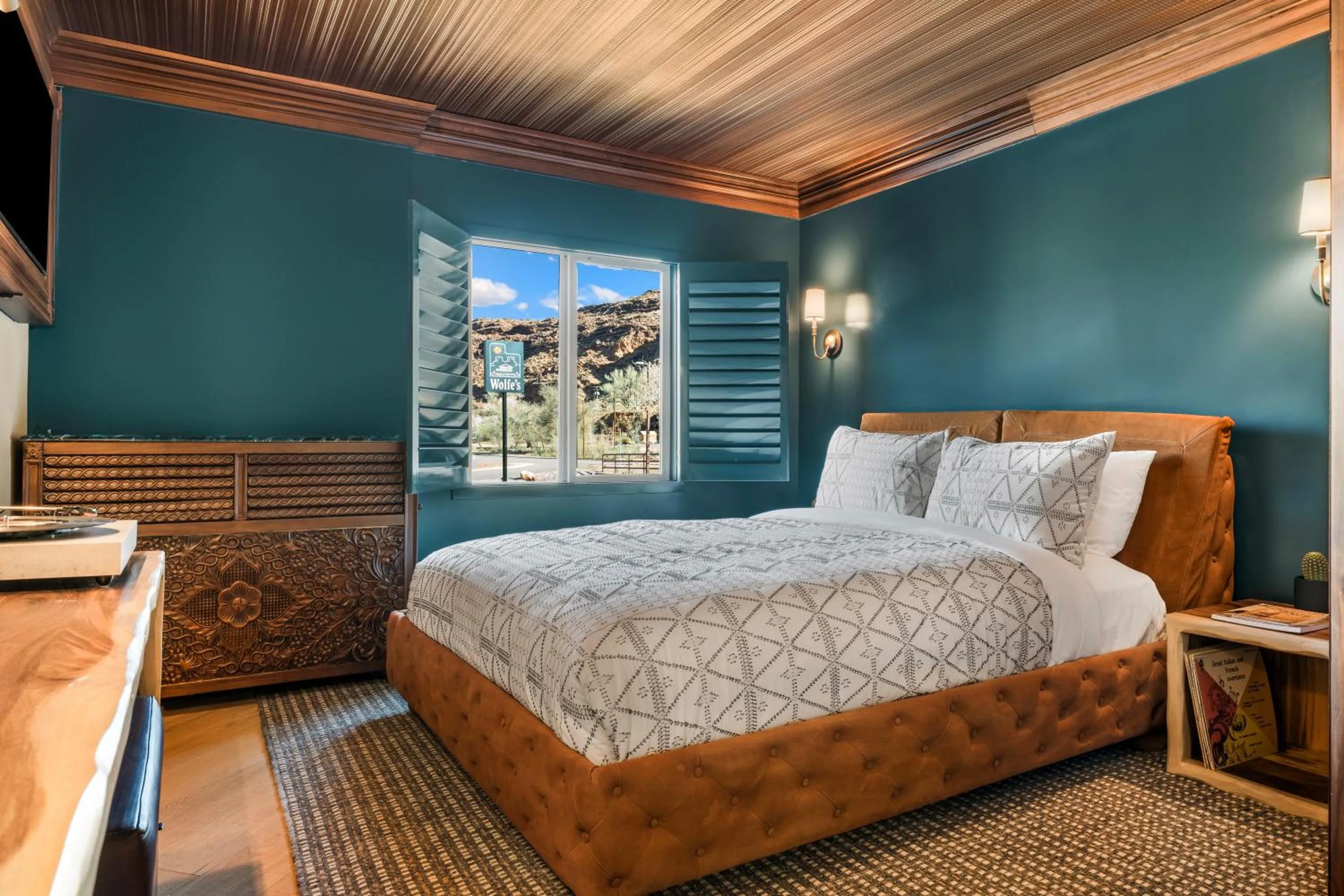 Bedroom, Bed in Wolfe's Hotel Moab