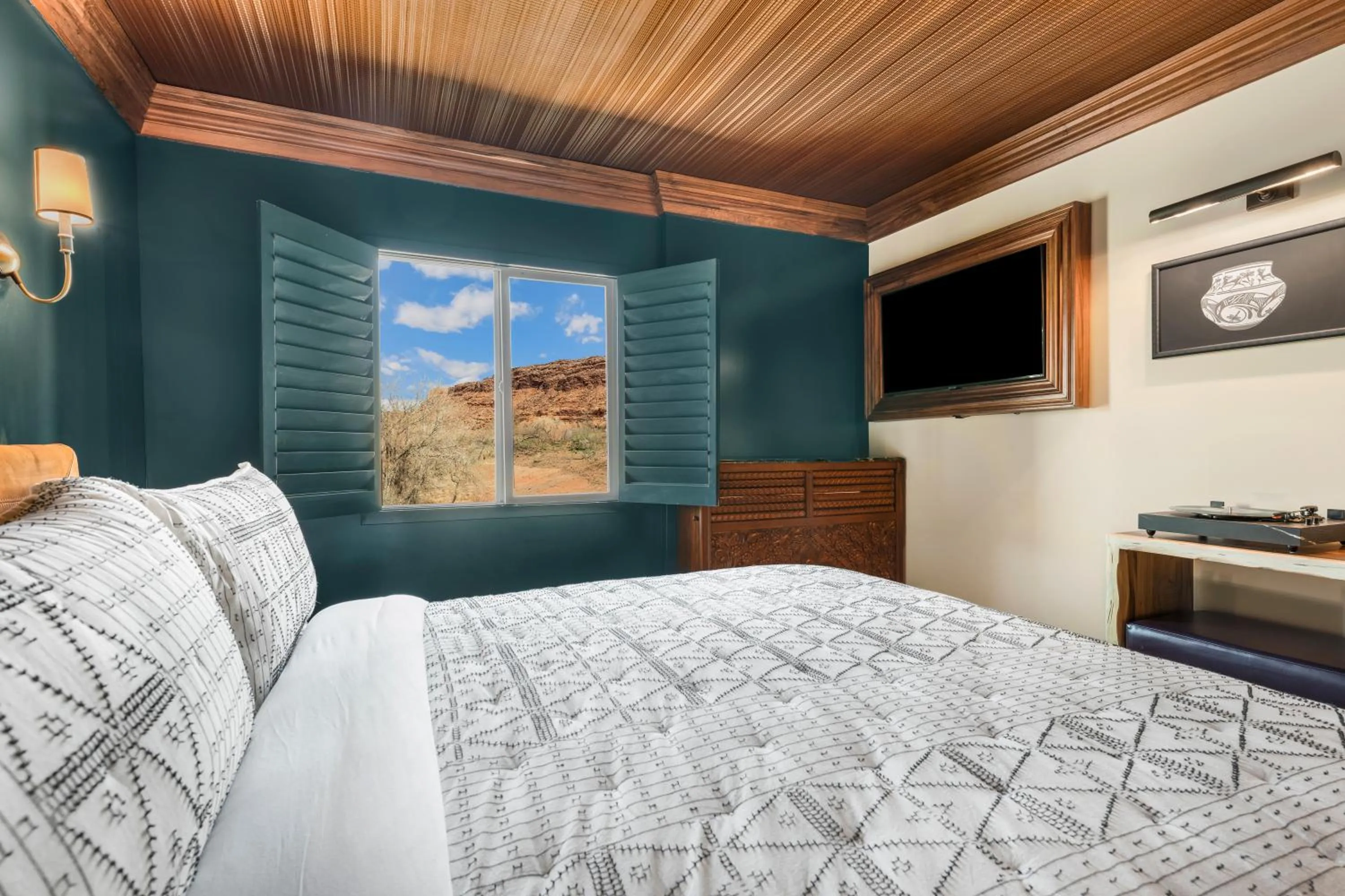 Bedroom, Bed in Wolfe's Hotel Moab