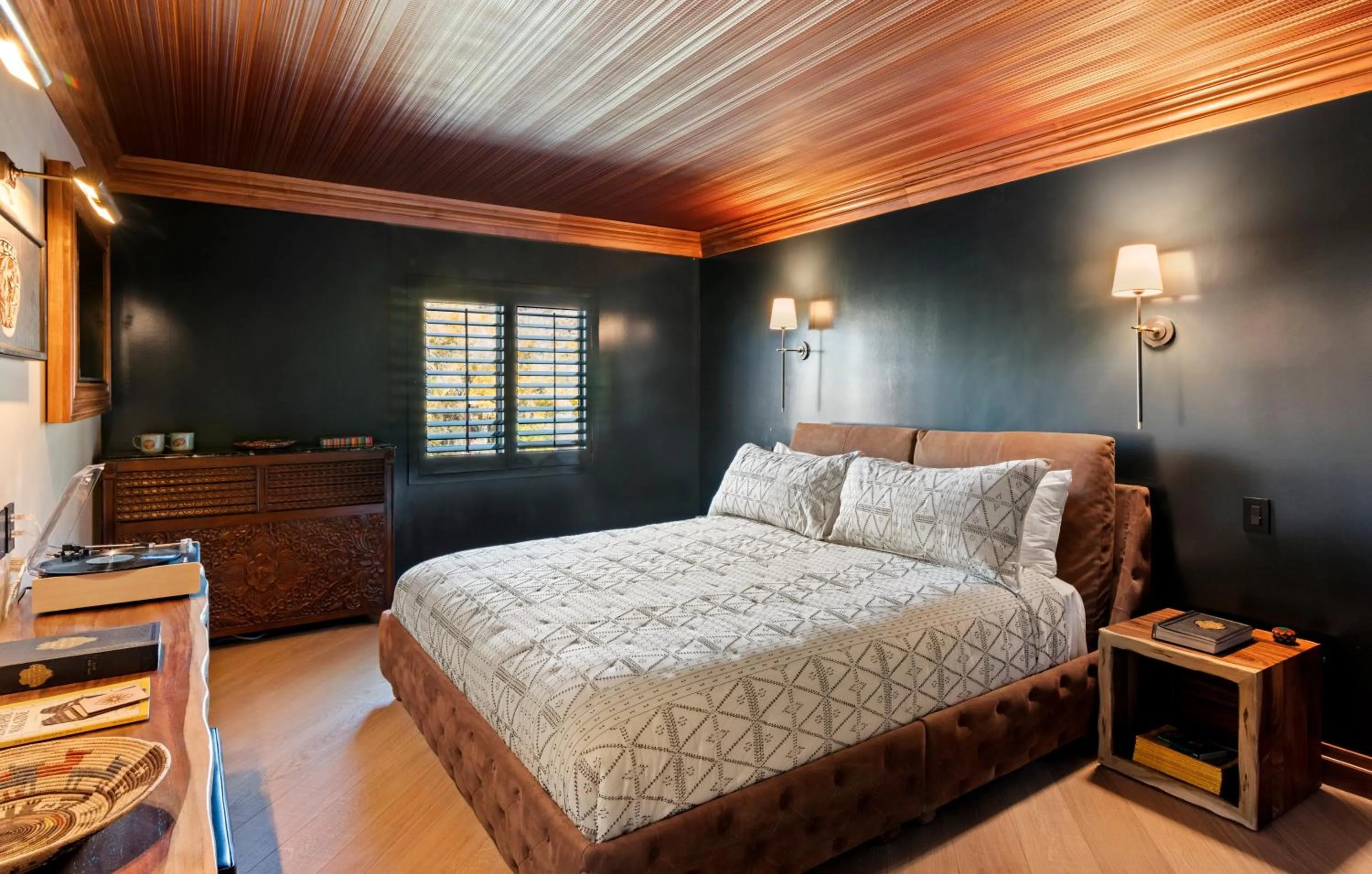 Bedroom, Bed in Wolfe's Hotel Moab