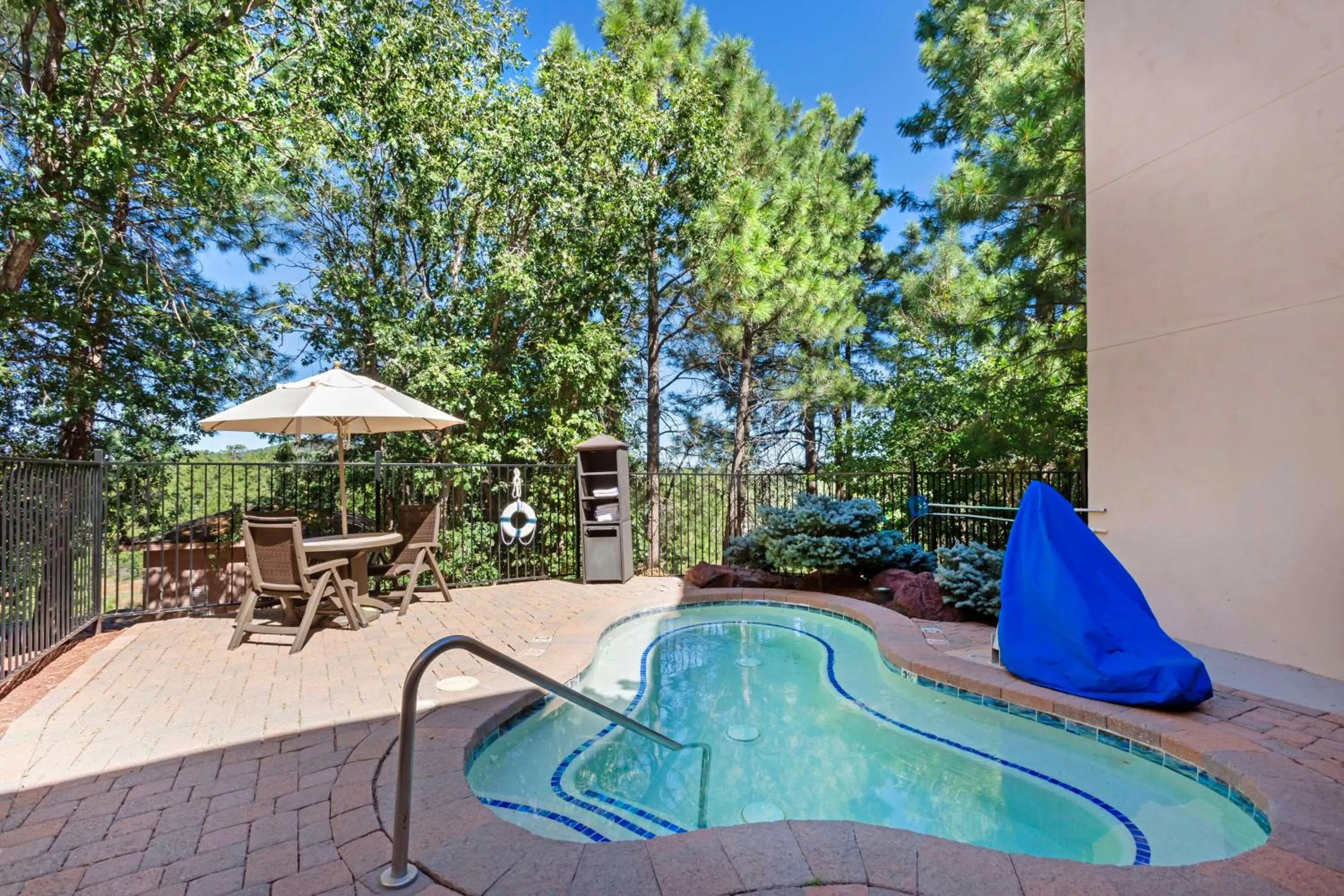 Pool view in Best Western Plus Inn of Williams