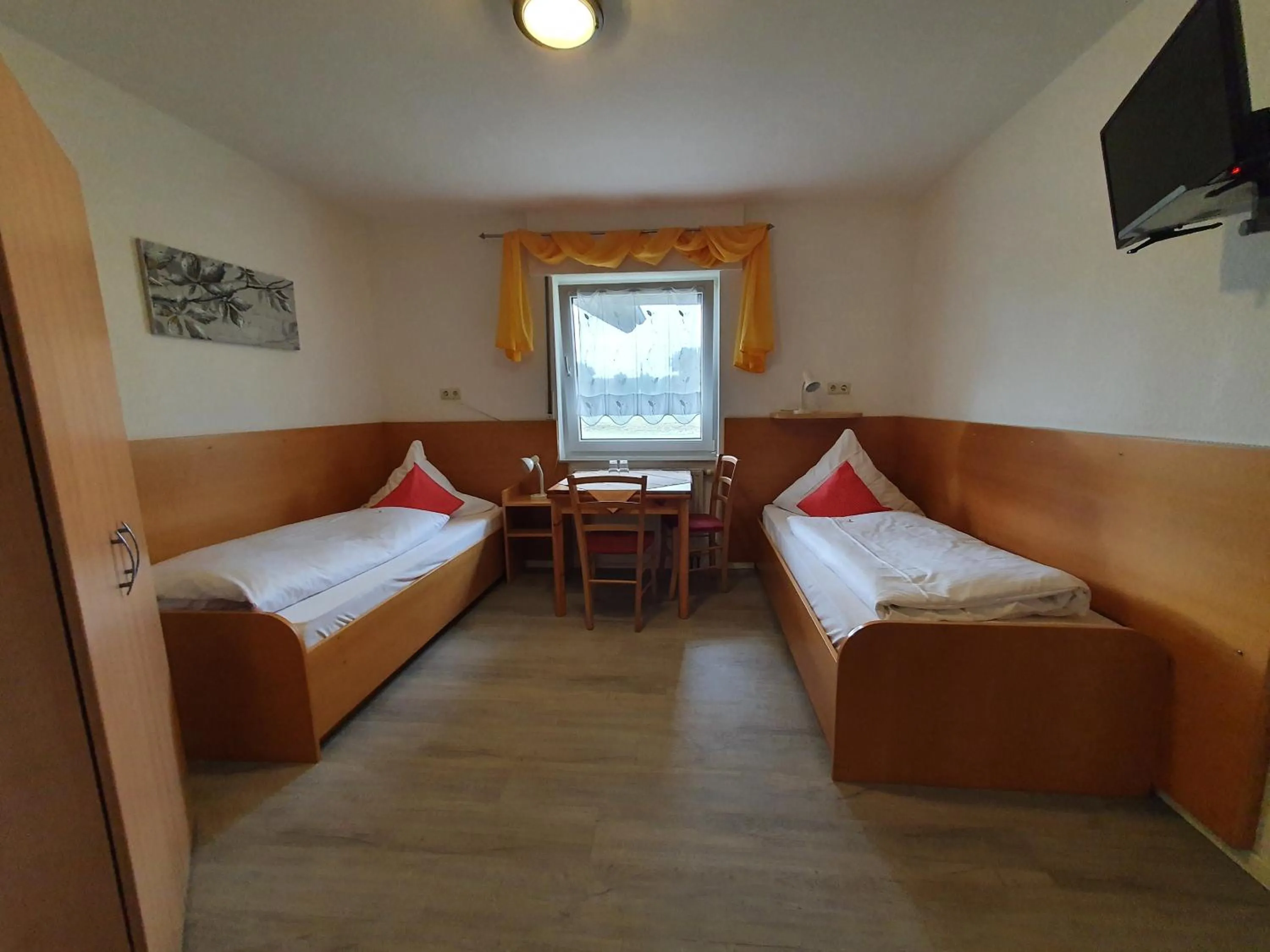 TV and multimedia, Bed in Gästehaus Ermen