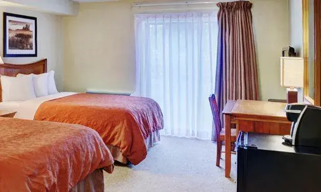 Standard Double Room in Thompson's Best Value Inn & Suites Standard Double Room in Thompson's Best Value Inn & Suites