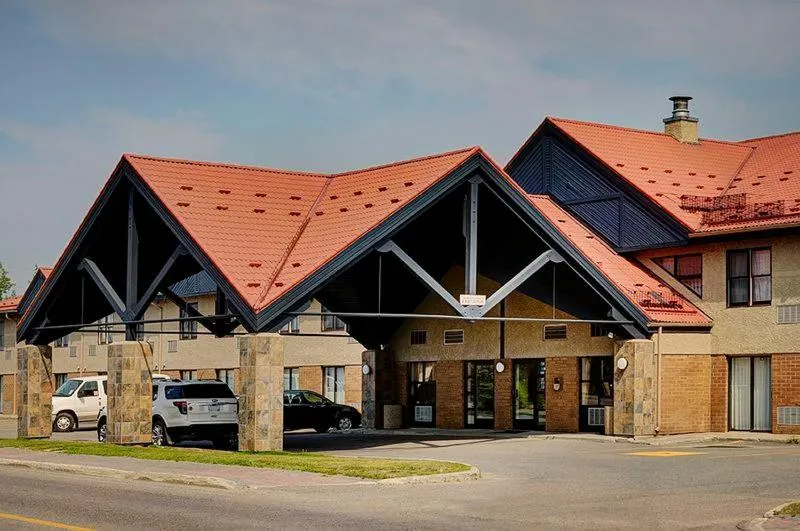 Facade/entrance in Thompson's Best Value Inn & Suites
