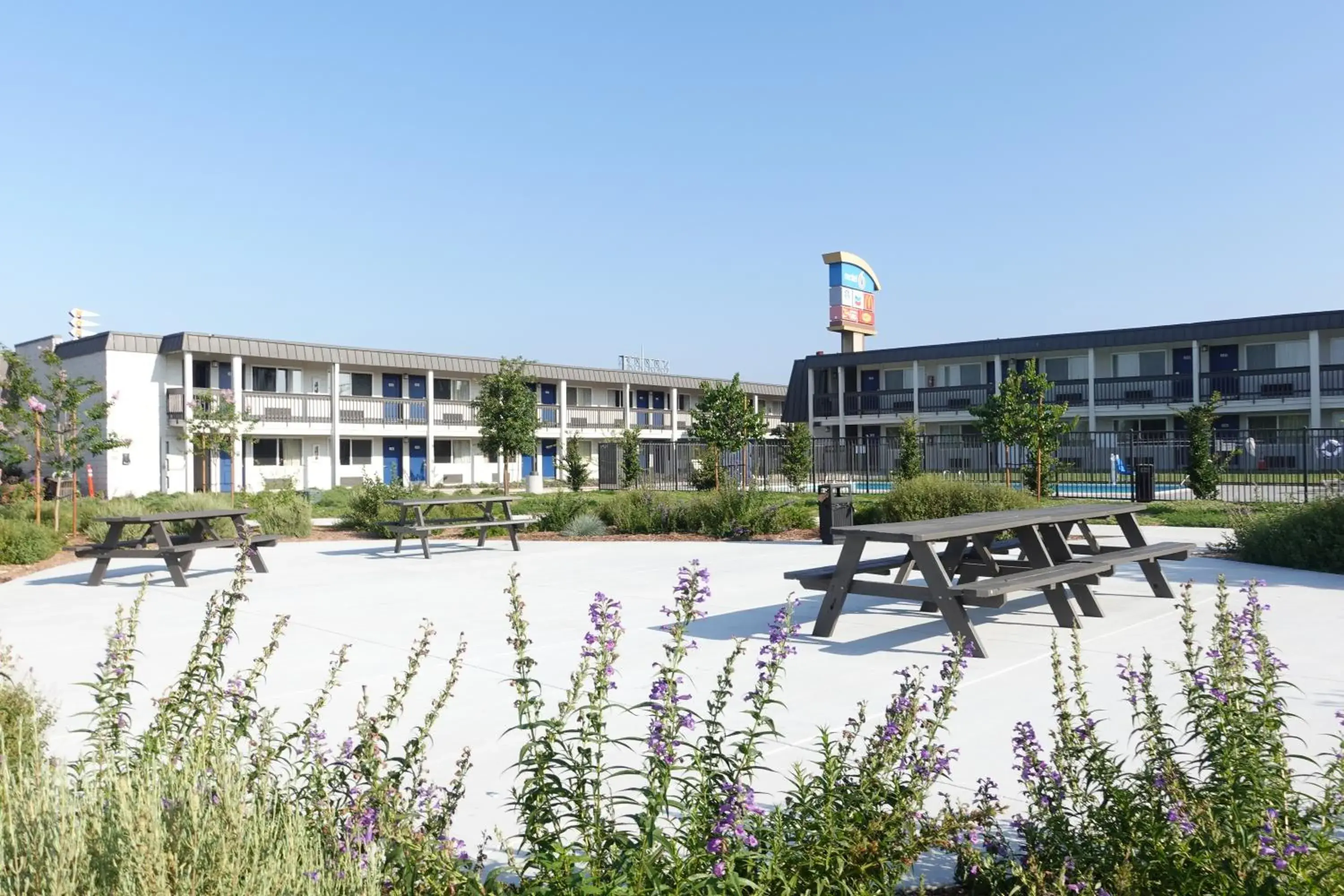 Garden view in Motel 6-Claremont, CA Garden view in Motel 6-Claremont, CA