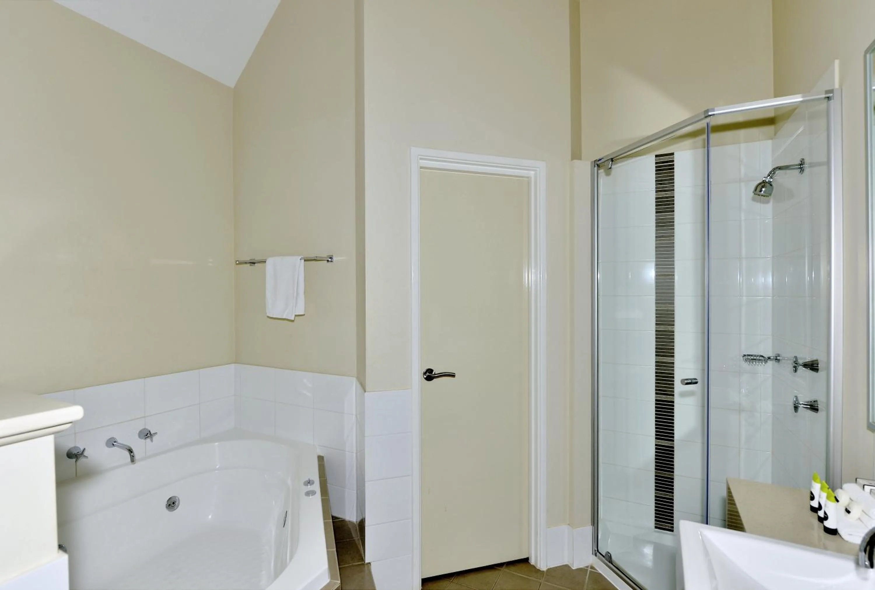 Bathroom in Serenity on the Terrace