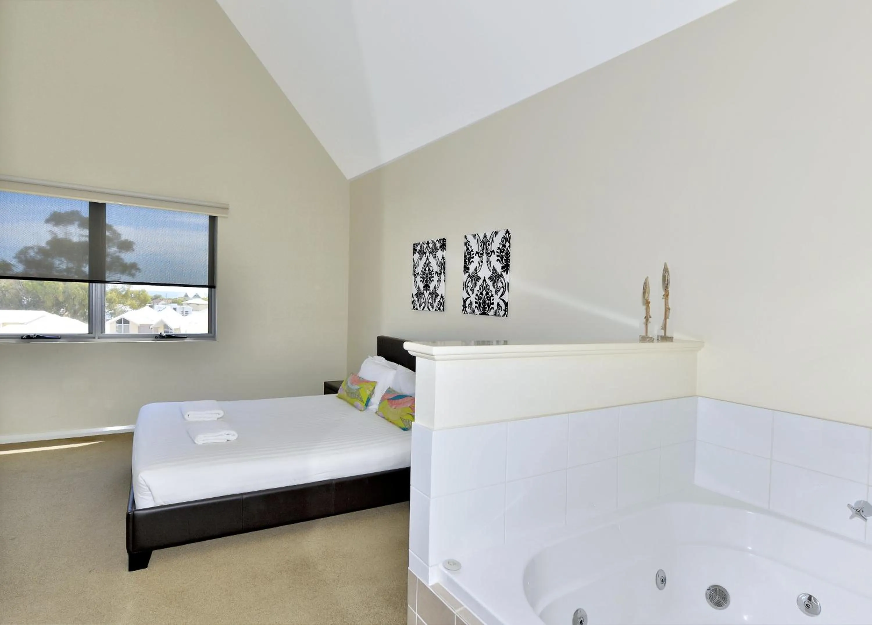 Bathroom, Bed in Serenity on the Terrace