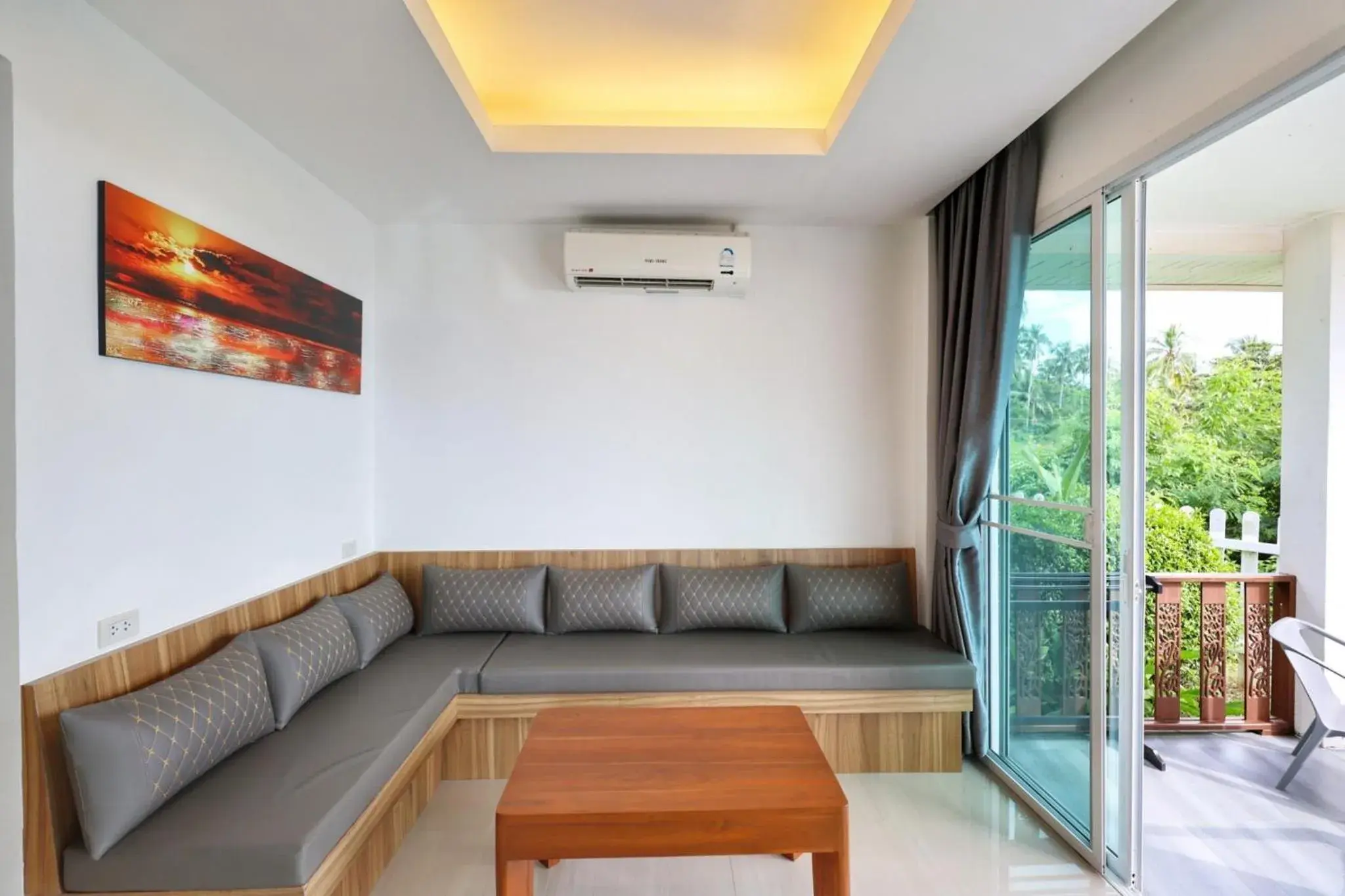 Living room in Horizon Beach Resort Koh Jum Living room in Horizon Beach Resort Koh Jum