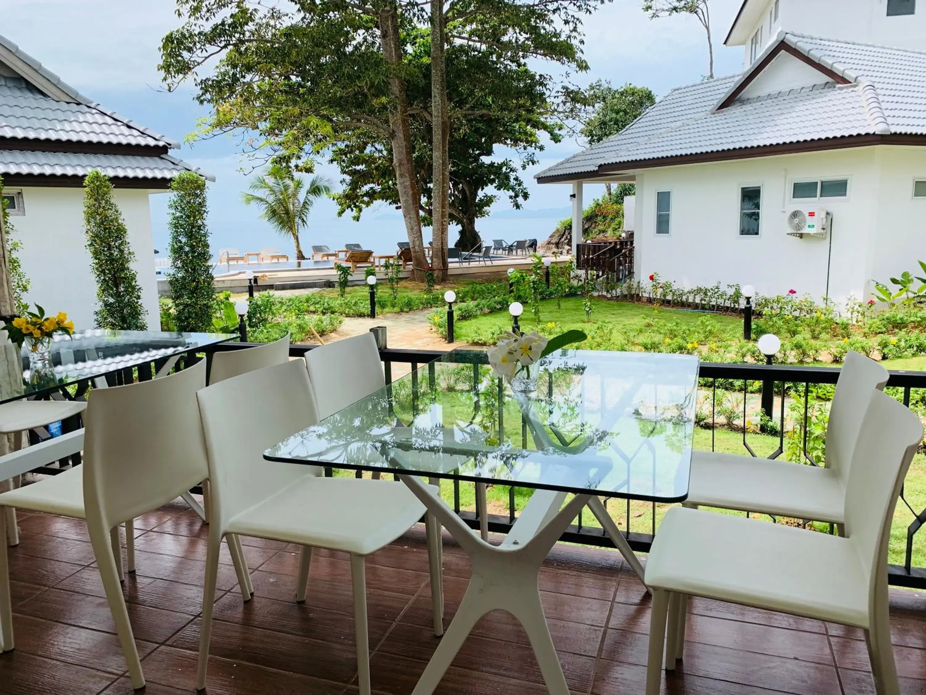 Restaurant/places to eat in Horizon Beach Resort Koh Jum Restaurant/places to eat in Horizon Beach Resort Koh Jum