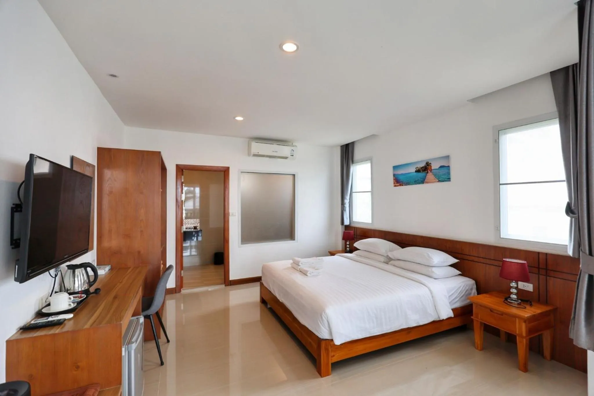 Property building, Bed in Horizon Beach Resort Koh Jum