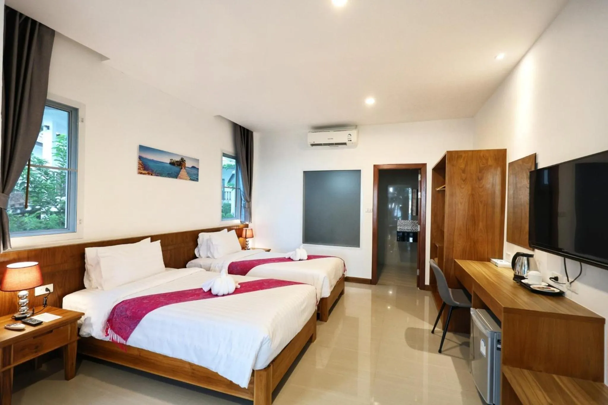 Property building, Bed in Horizon Beach Resort Koh Jum