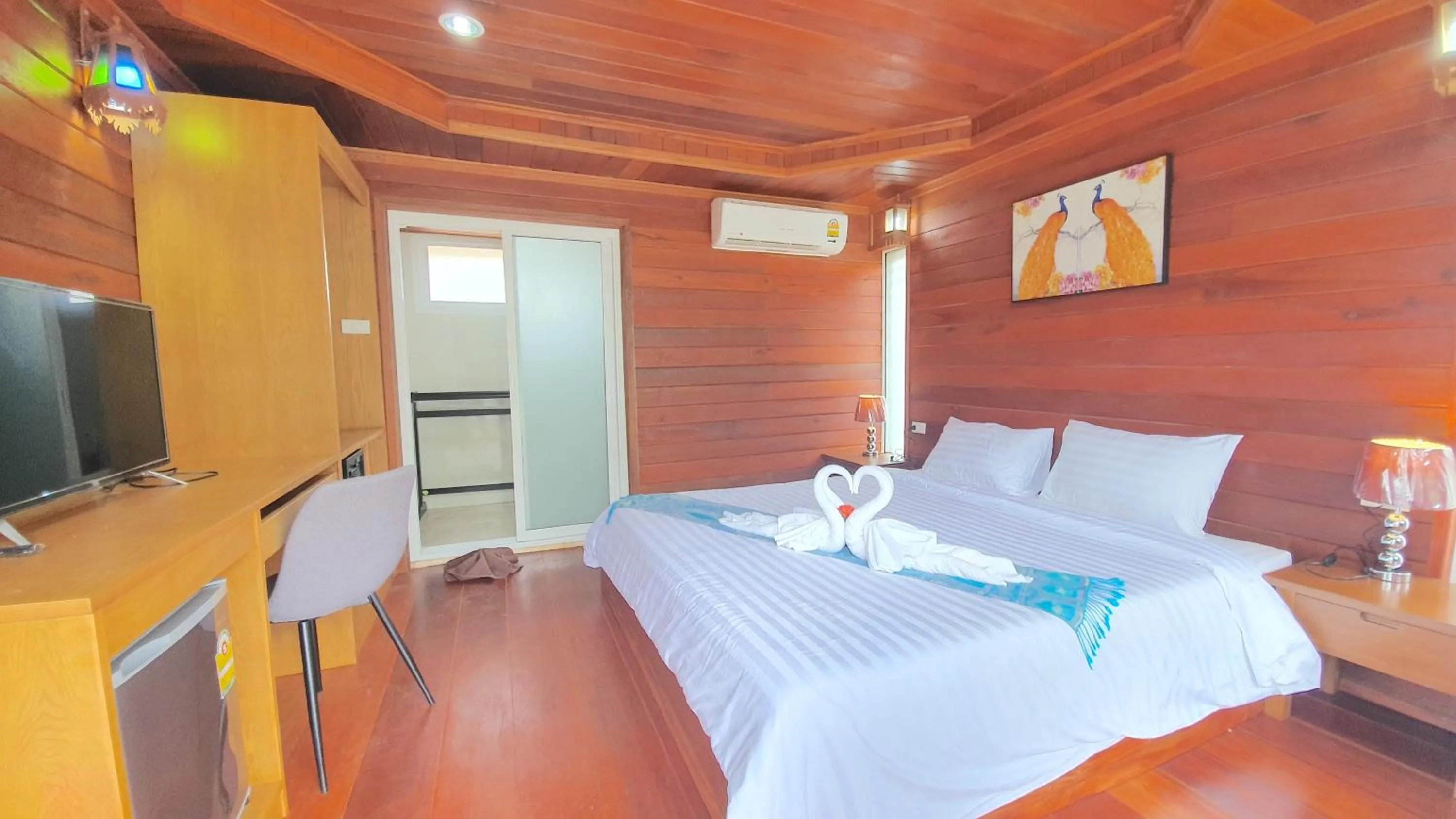 Bedroom, Bed in Horizon Beach Resort Koh Jum