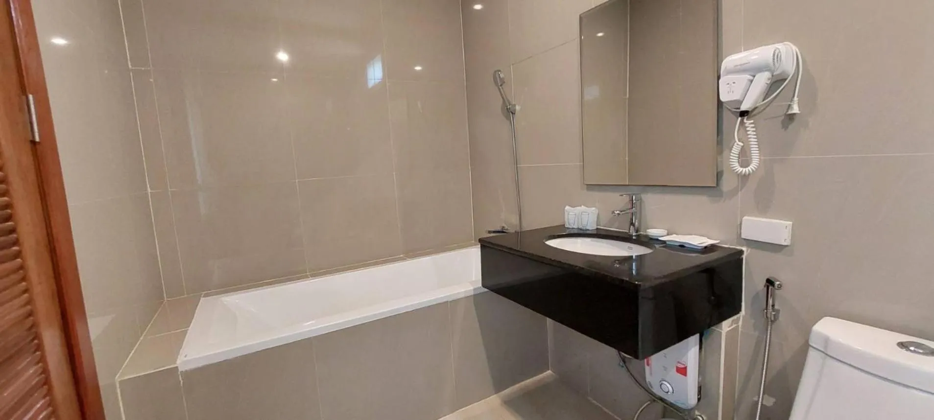 Property building in Horizon Beach Resort Koh Jum