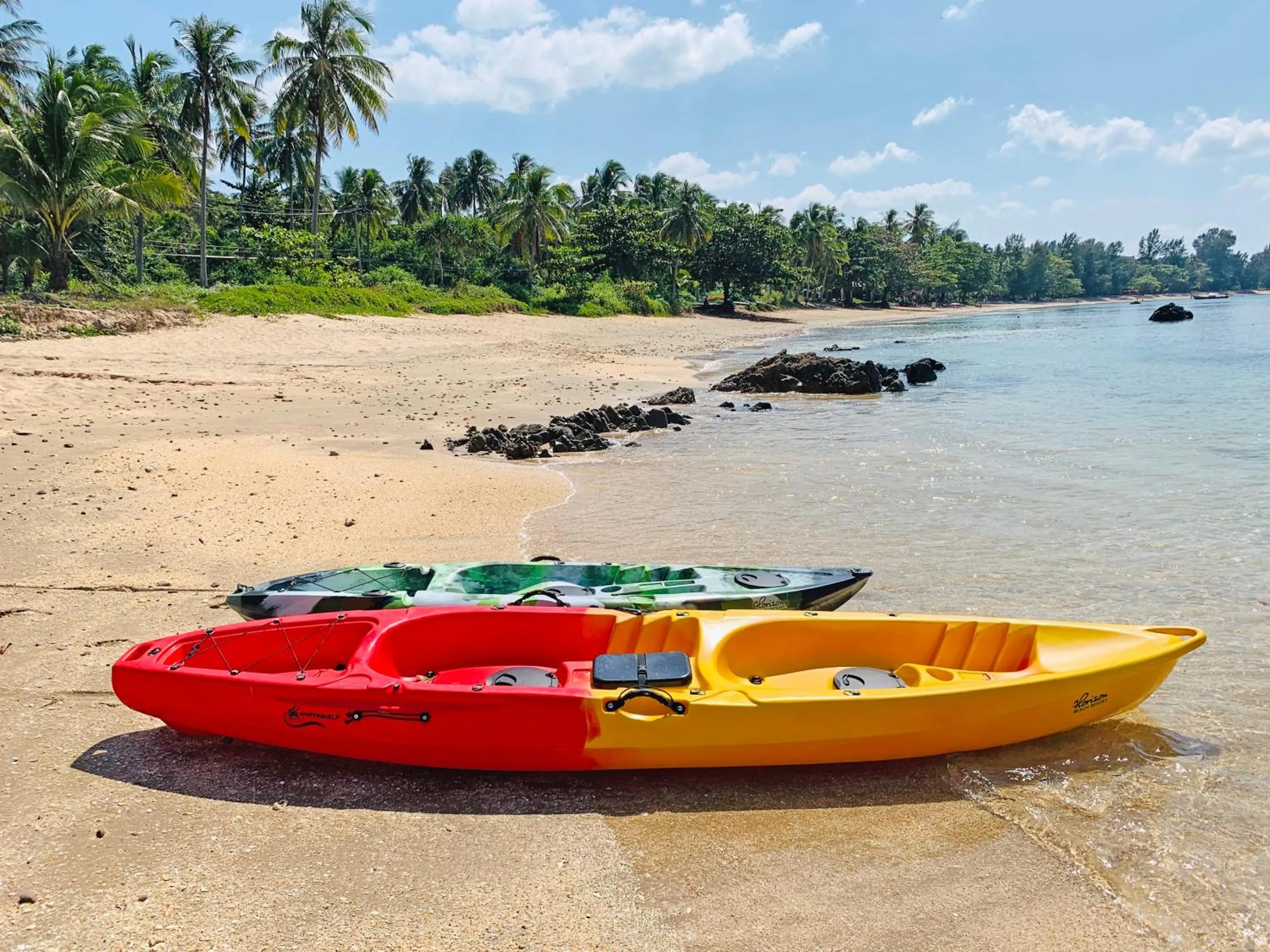 Canoeing in Horizon Beach Resort Koh Jum