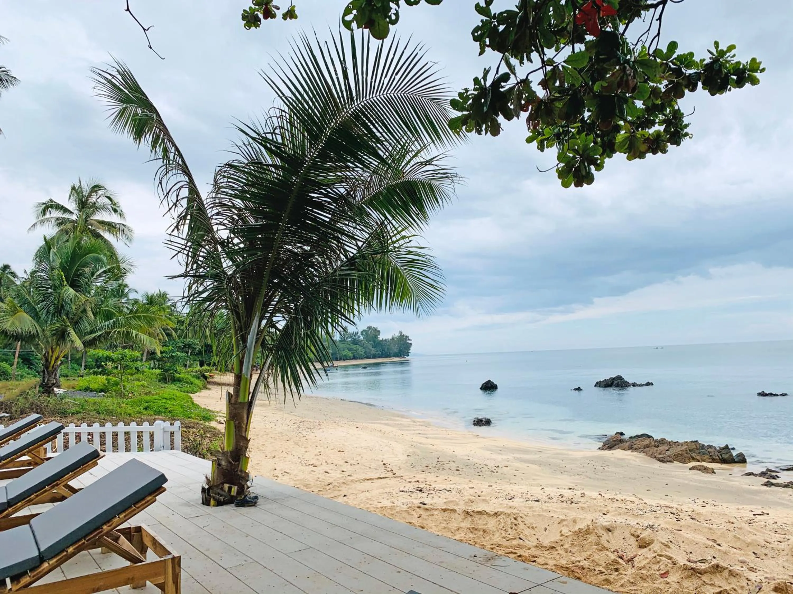 Swimming pool in Horizon Beach Resort Koh Jum