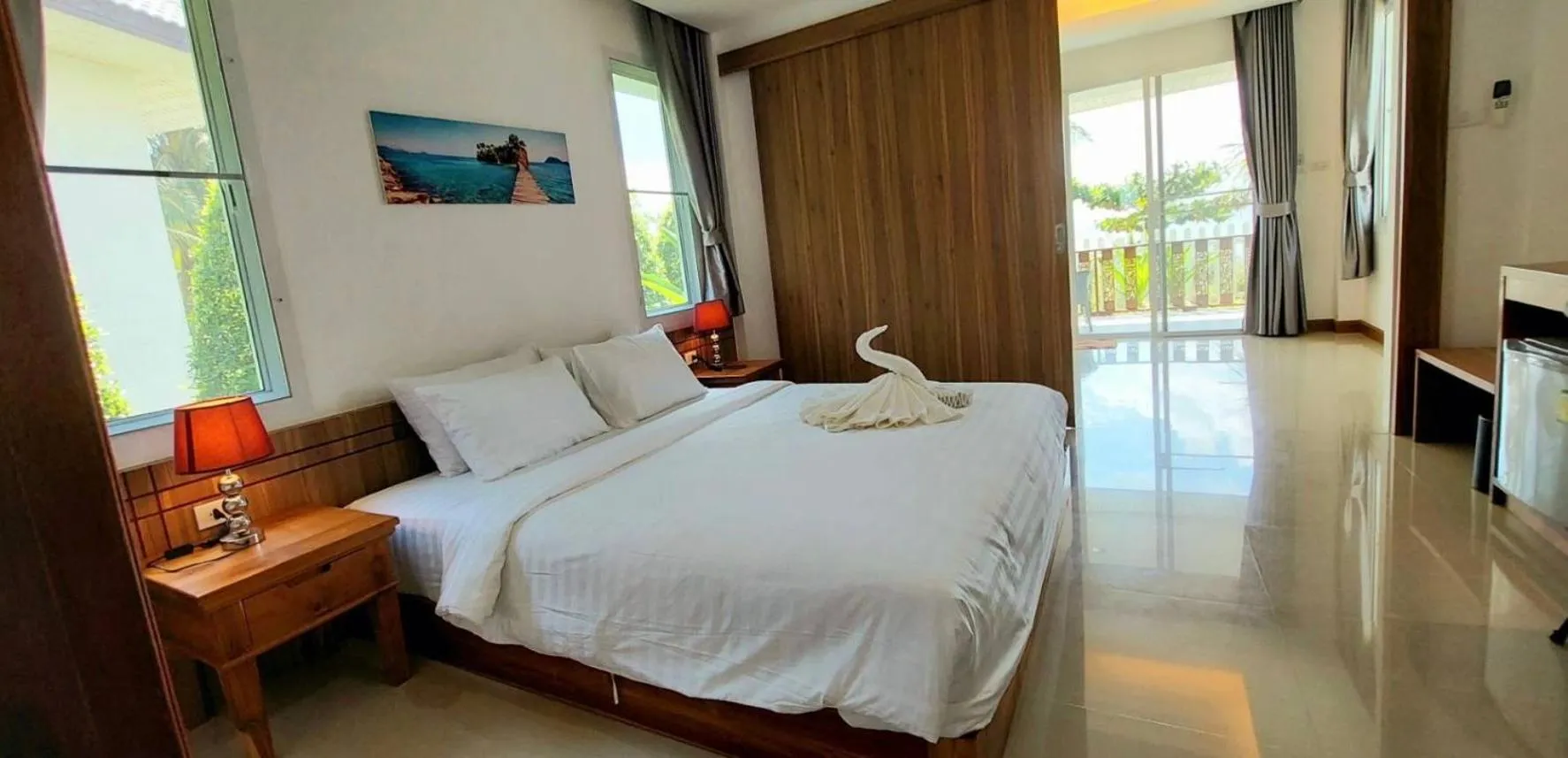 Property building, Bed in Horizon Beach Resort Koh Jum