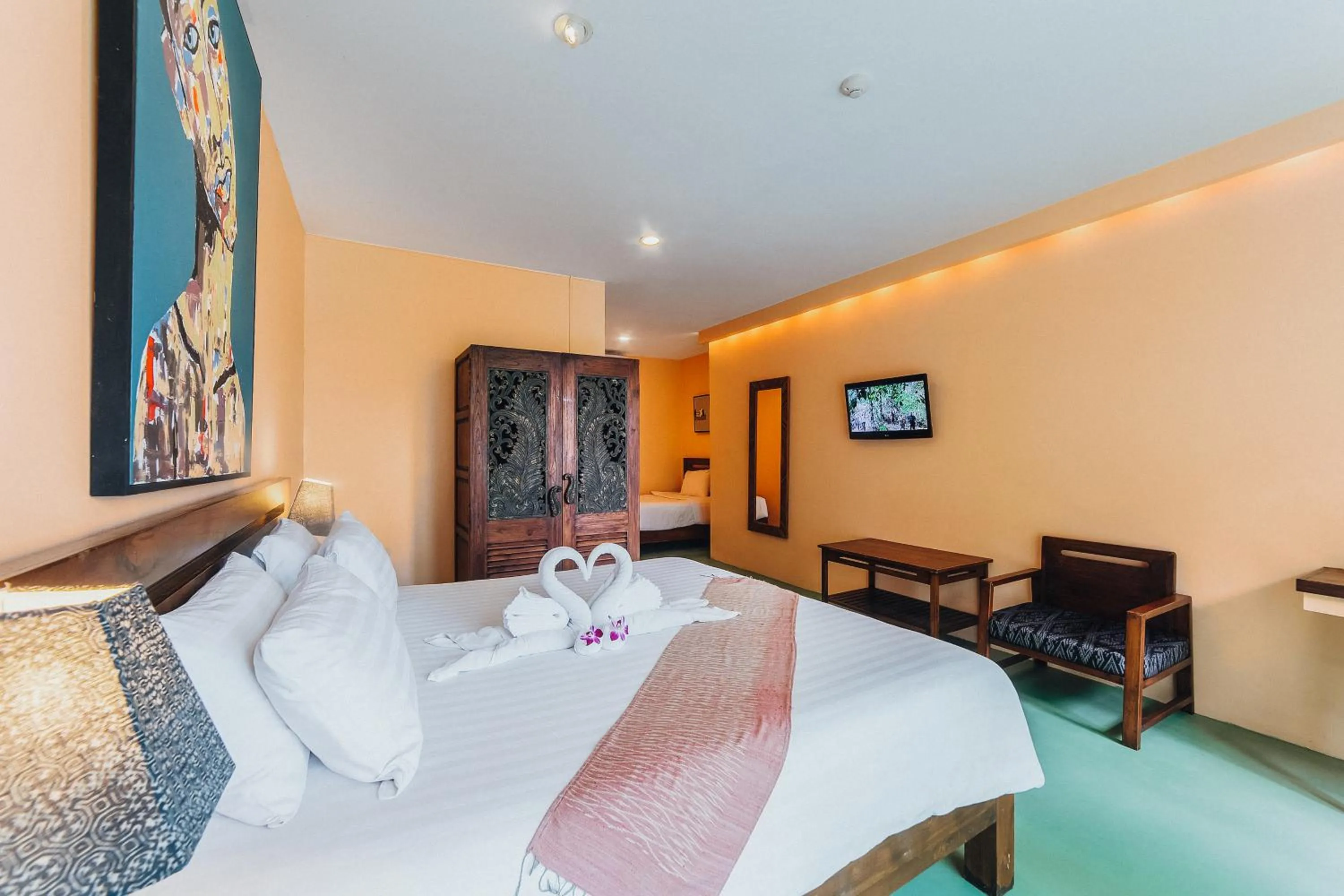 Photo of the whole room, Bed in CC's Hideaway Kata - SHA Plus