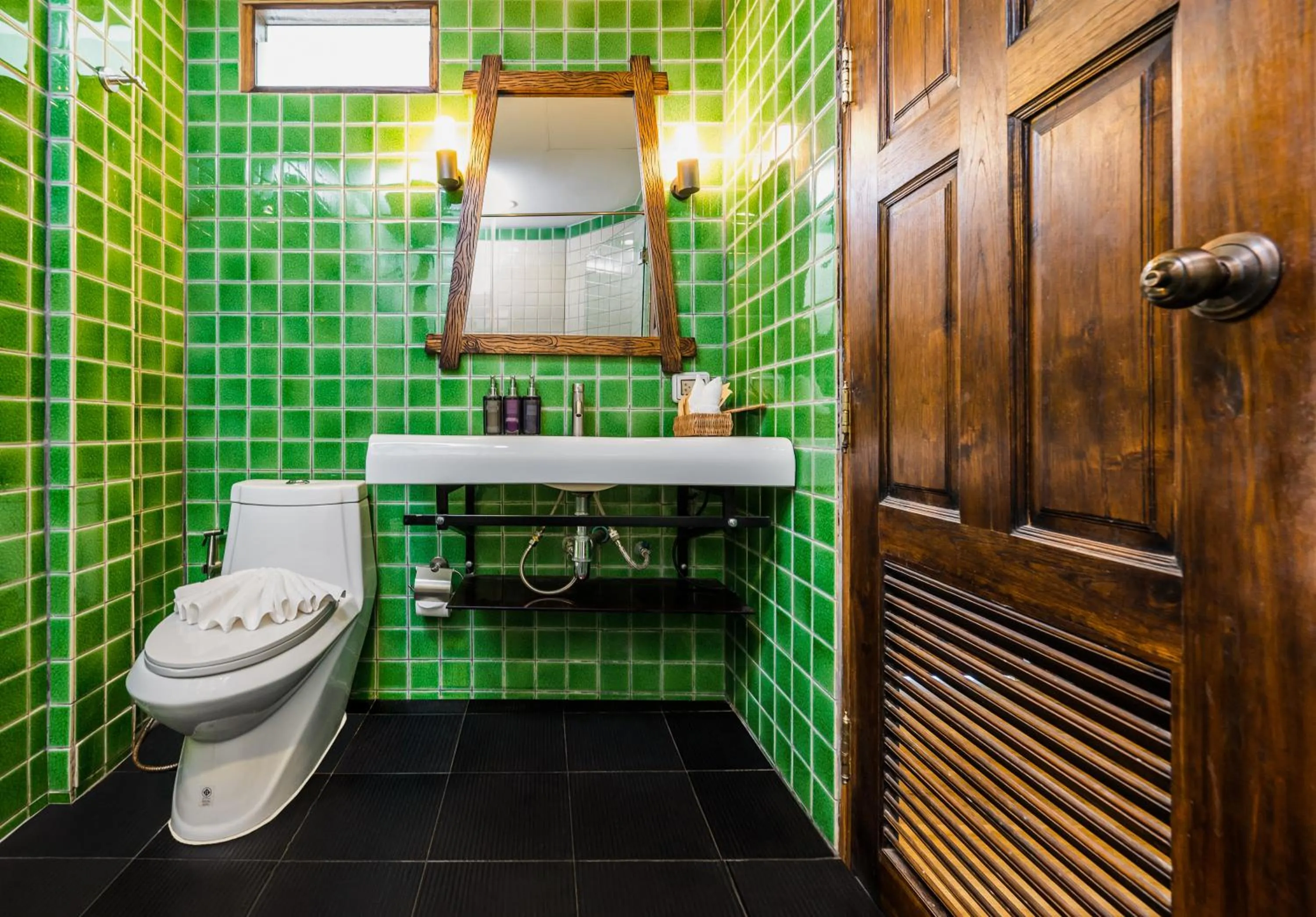 Toilet in CC's Hideaway Kata - SHA Plus