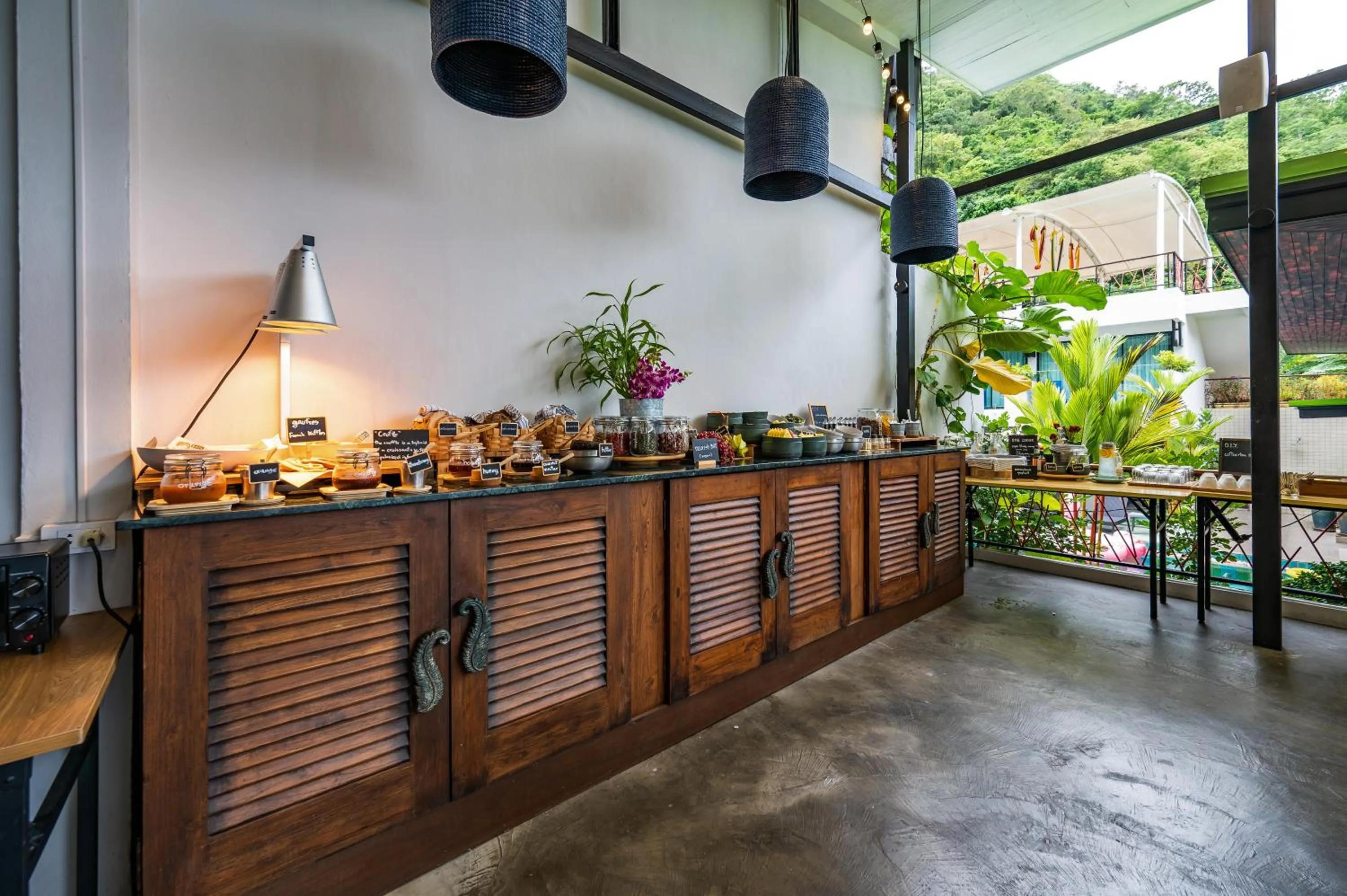 Restaurant/places to eat in CC's Hideaway Kata - SHA Plus