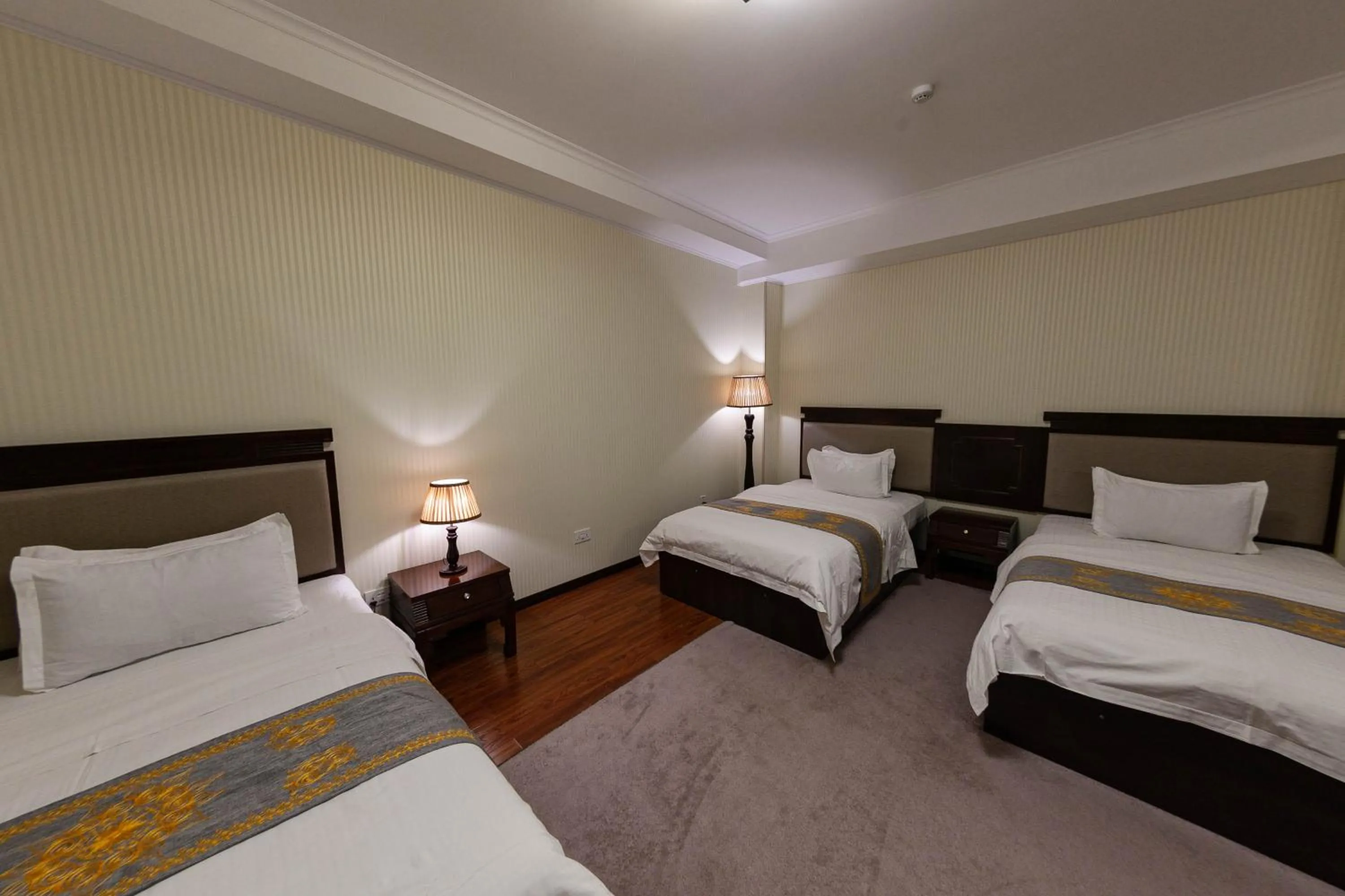 Bed in Zargaron Plaza