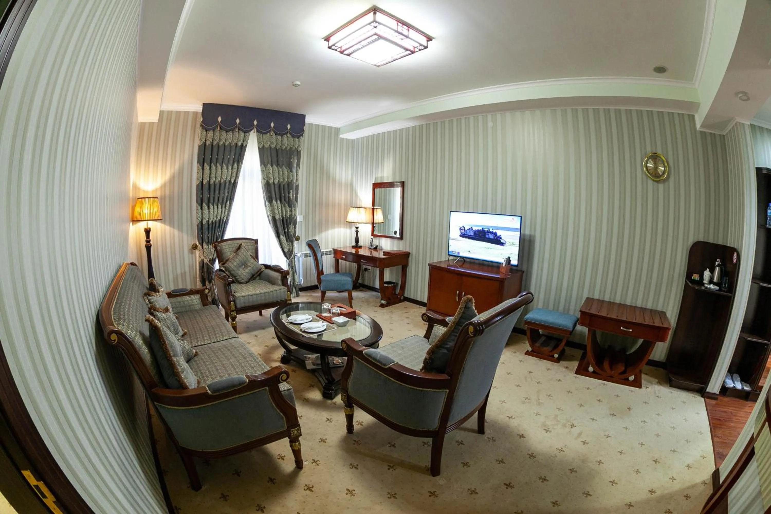 TV and multimedia in Zargaron Plaza