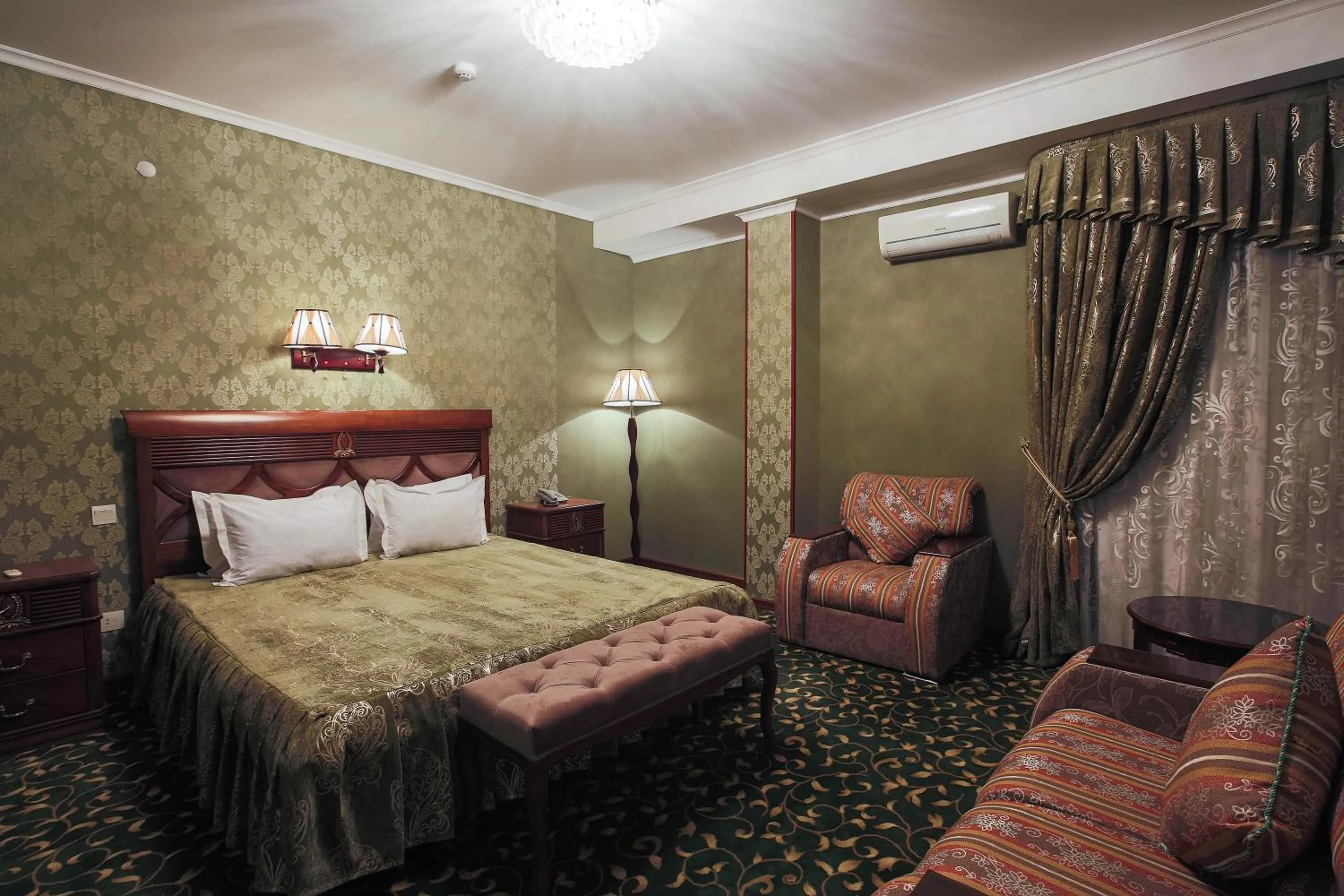 Bedroom in Zargaron Plaza