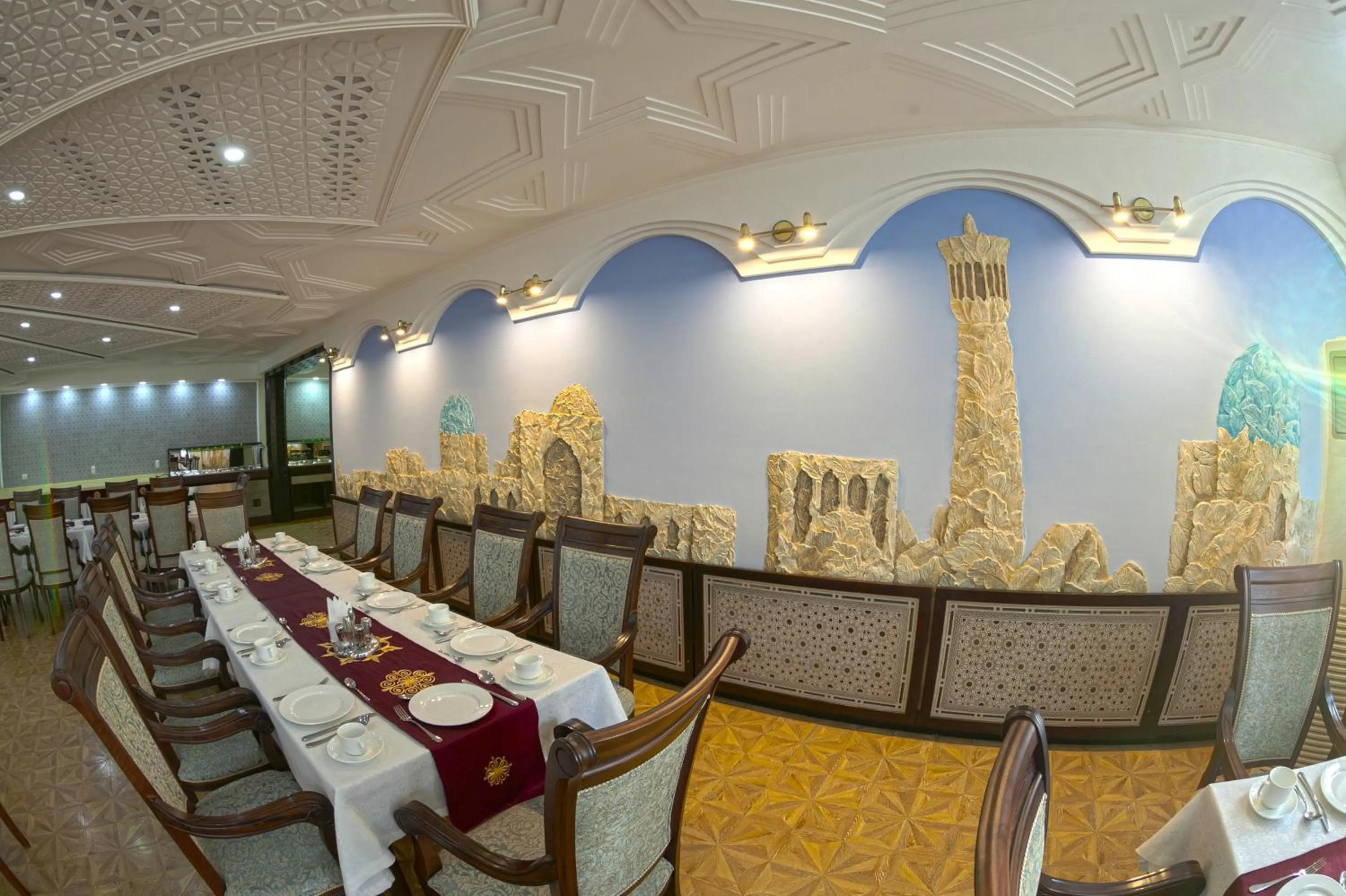 Restaurant/places to eat in Zargaron Plaza